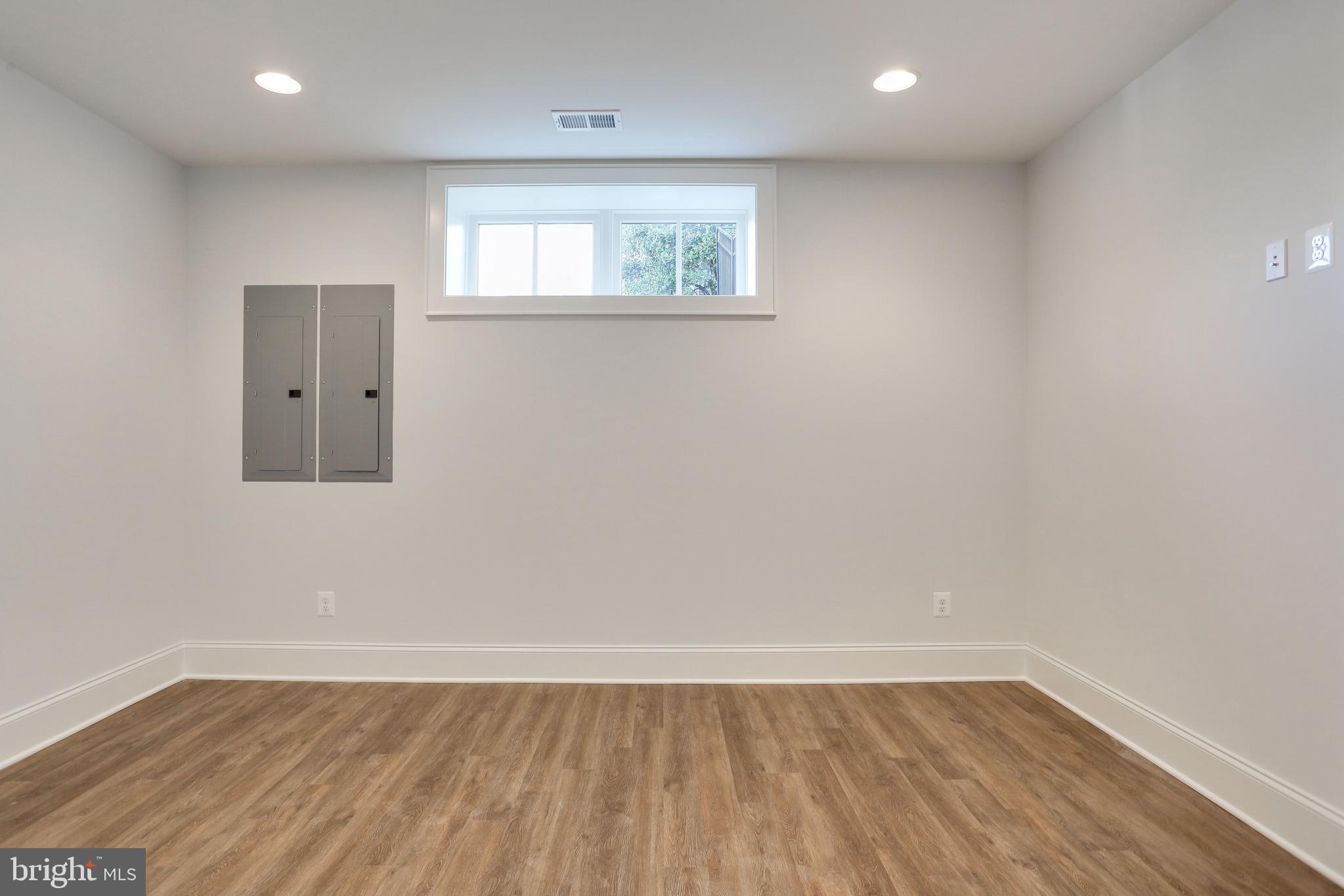 STRATFORD HILLS - Residential