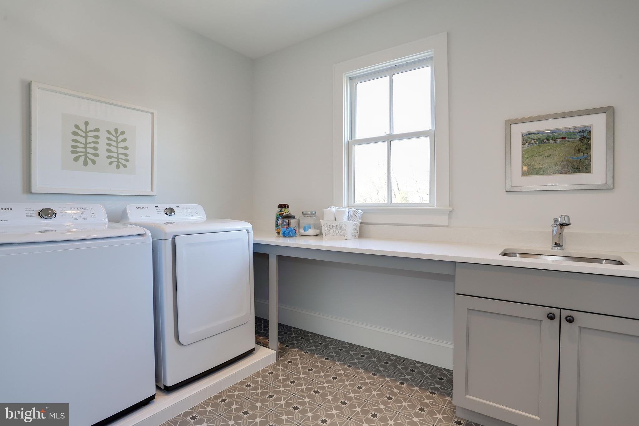 STRATFORD HILLS - Residential