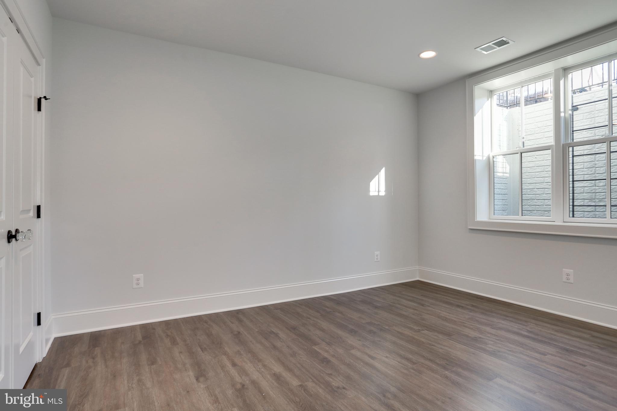 STRATFORD HILLS - Residential