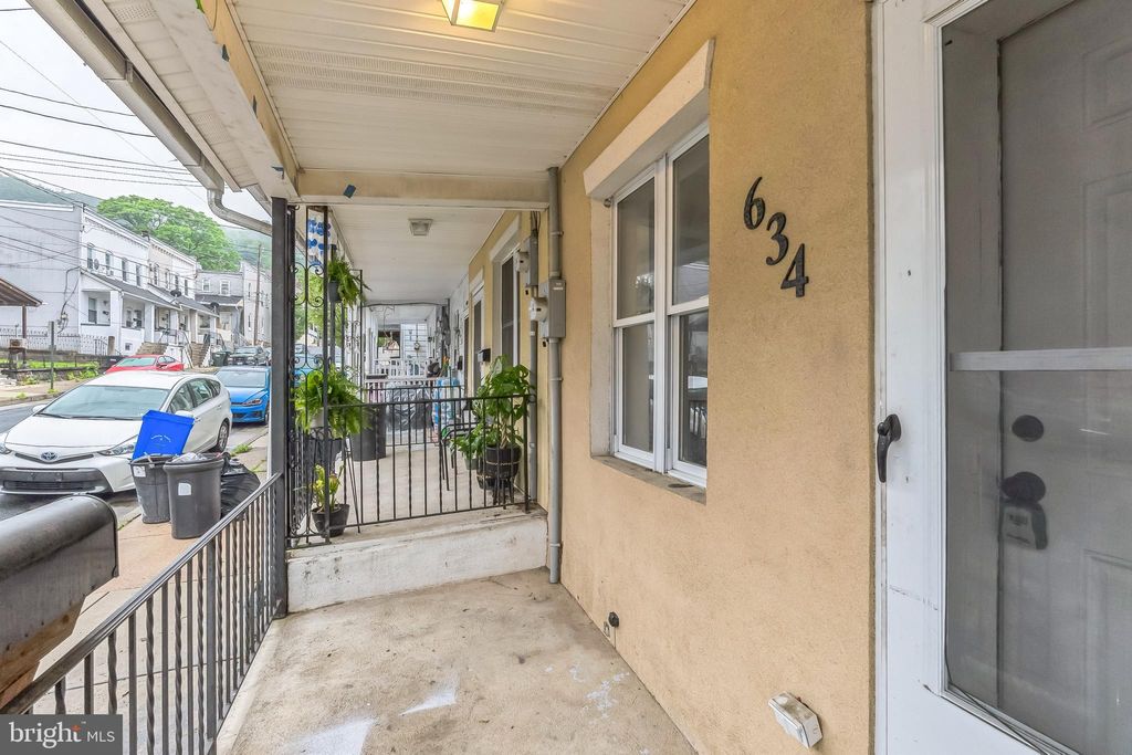 Photo of 634 Ontario Street, BETHLEHEM, PA 18015 (MLS # PANH2008080)