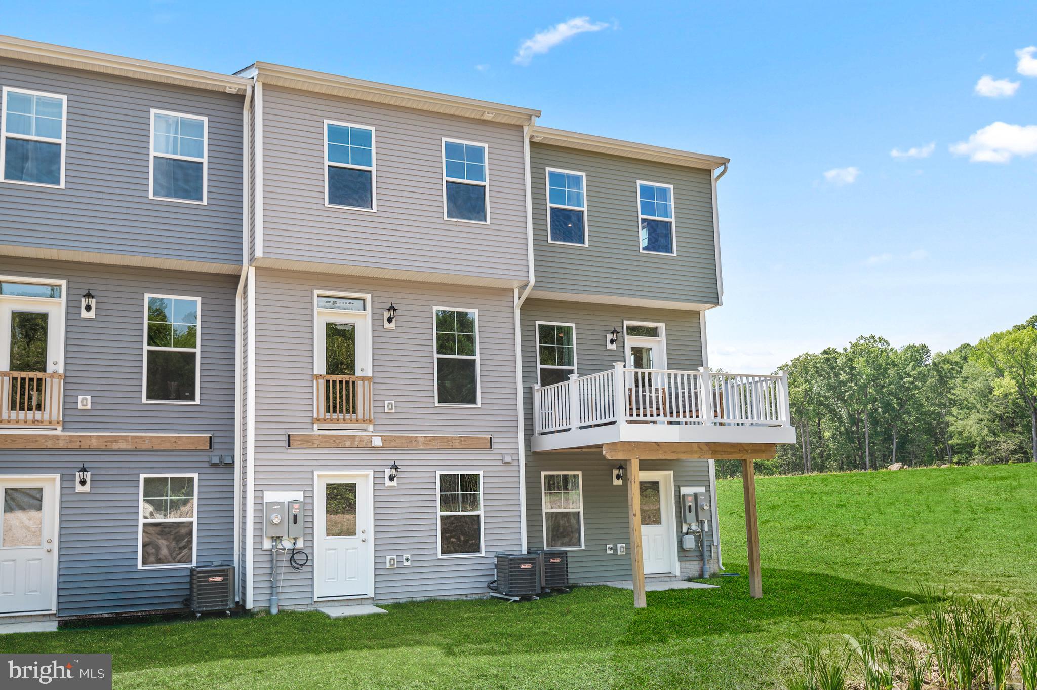 HOLLY OAKS - Residential