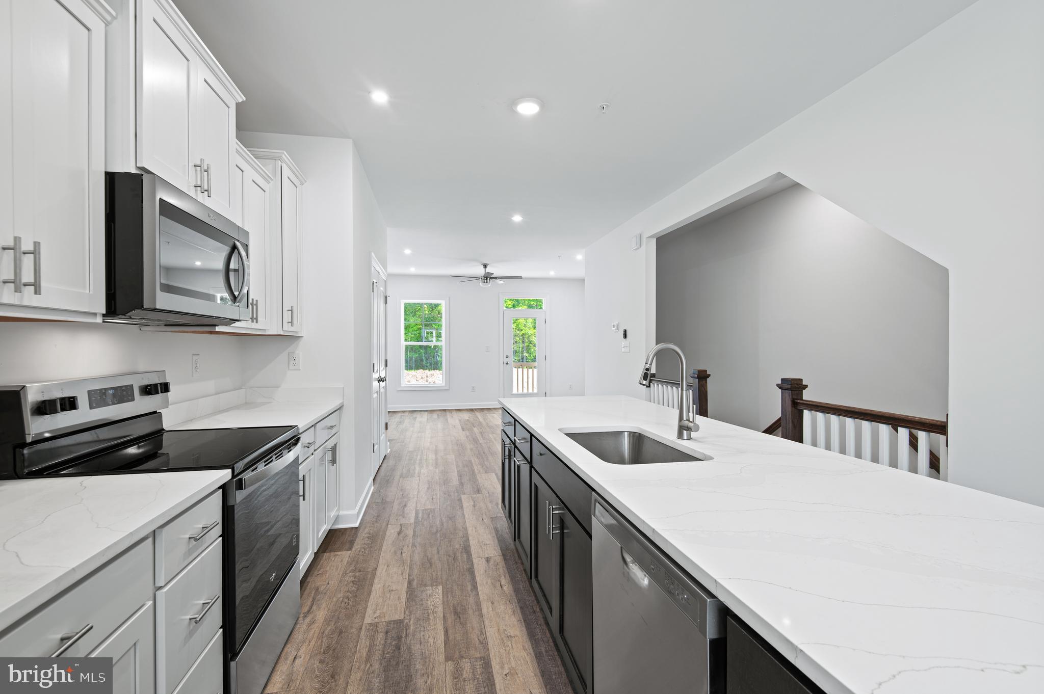 HOLLY OAKS - Residential