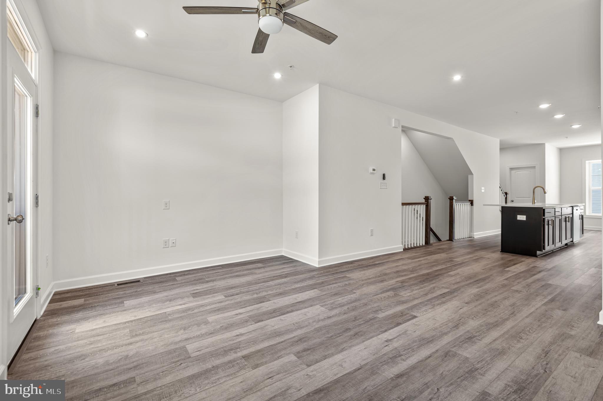 HOLLY OAKS - Residential
