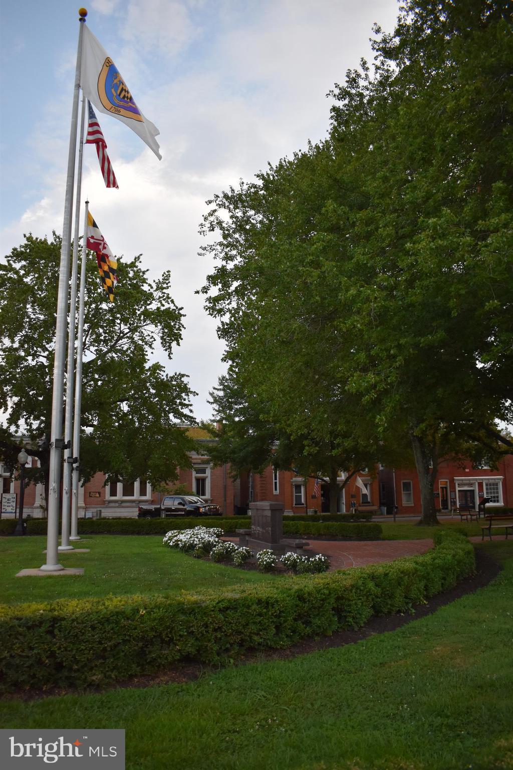 HISTORIC CENTREVILLE - Commercial Sale