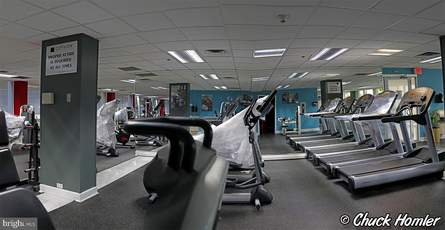 LOGAN SQUARE - Residential