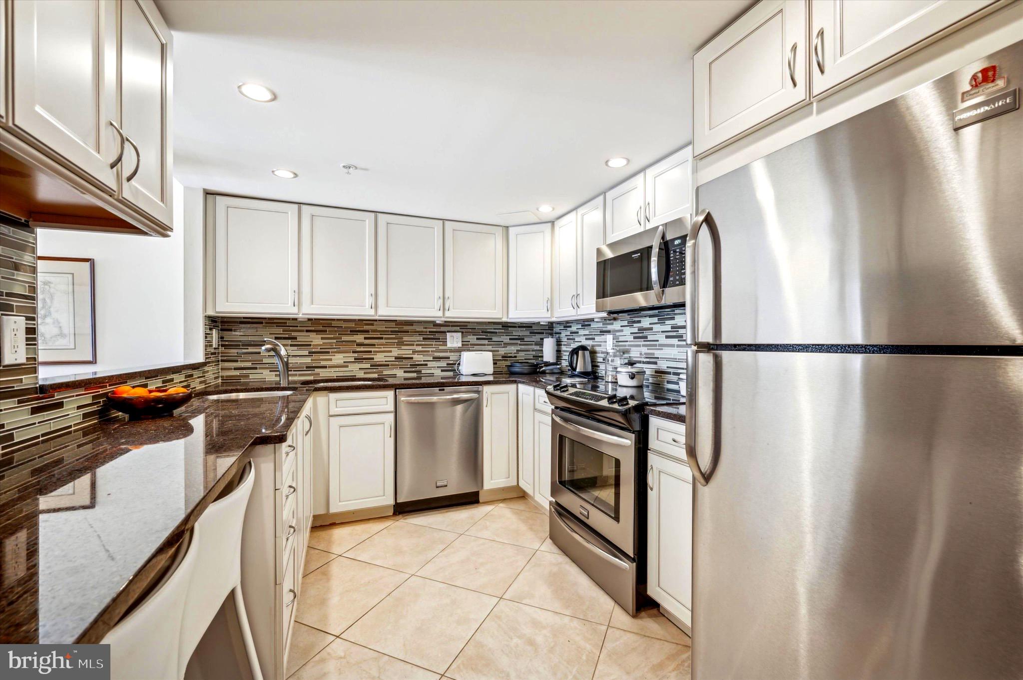 2001 HAMILTON STREET 1024