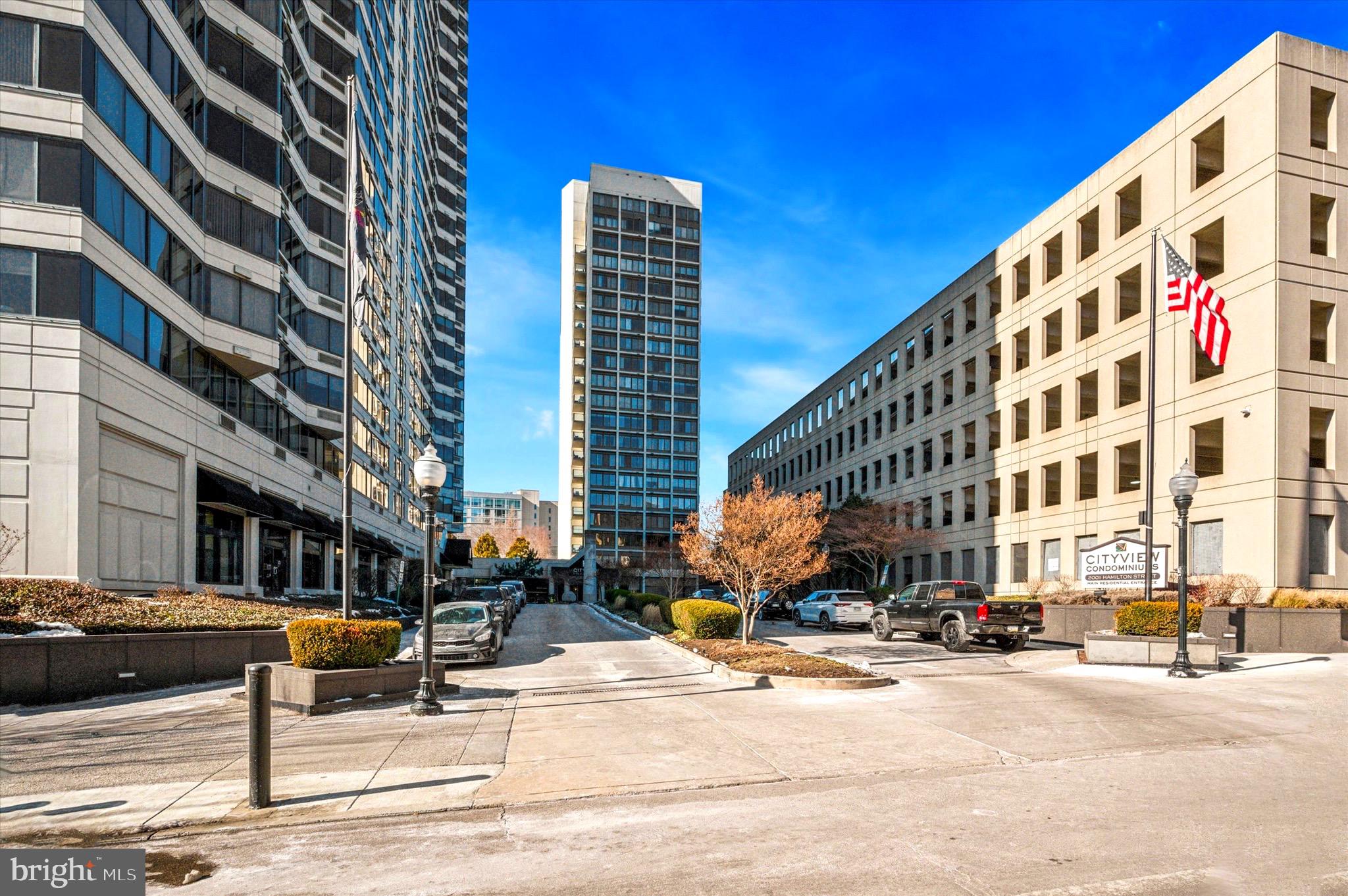 Stunning 2-bedroom, 1-bath condo with wall-to-wall windows showcasing breathtaking Center City views and abundant natural light, just blocks from the Ben Franklin Parkway and Barnes Museum. Featuring a newer kitchen with stainless steel appliances, an updated bathroom, and a new front door, this pet-friendly residence offers exceptional amenities, including an outdoor heated pool, fitness center, library, bike storage, guest suite, and 24-hour concierge service. Enjoy a short commute to the University of Pennsylvania and Drexel University, with walking distance to Whole Foods, Target, Kelly Drive, Center City, and Fairmount, making it the perfect blend of comfort, style, and convenience.
*Possible parking available for rent. Please inquire for details.