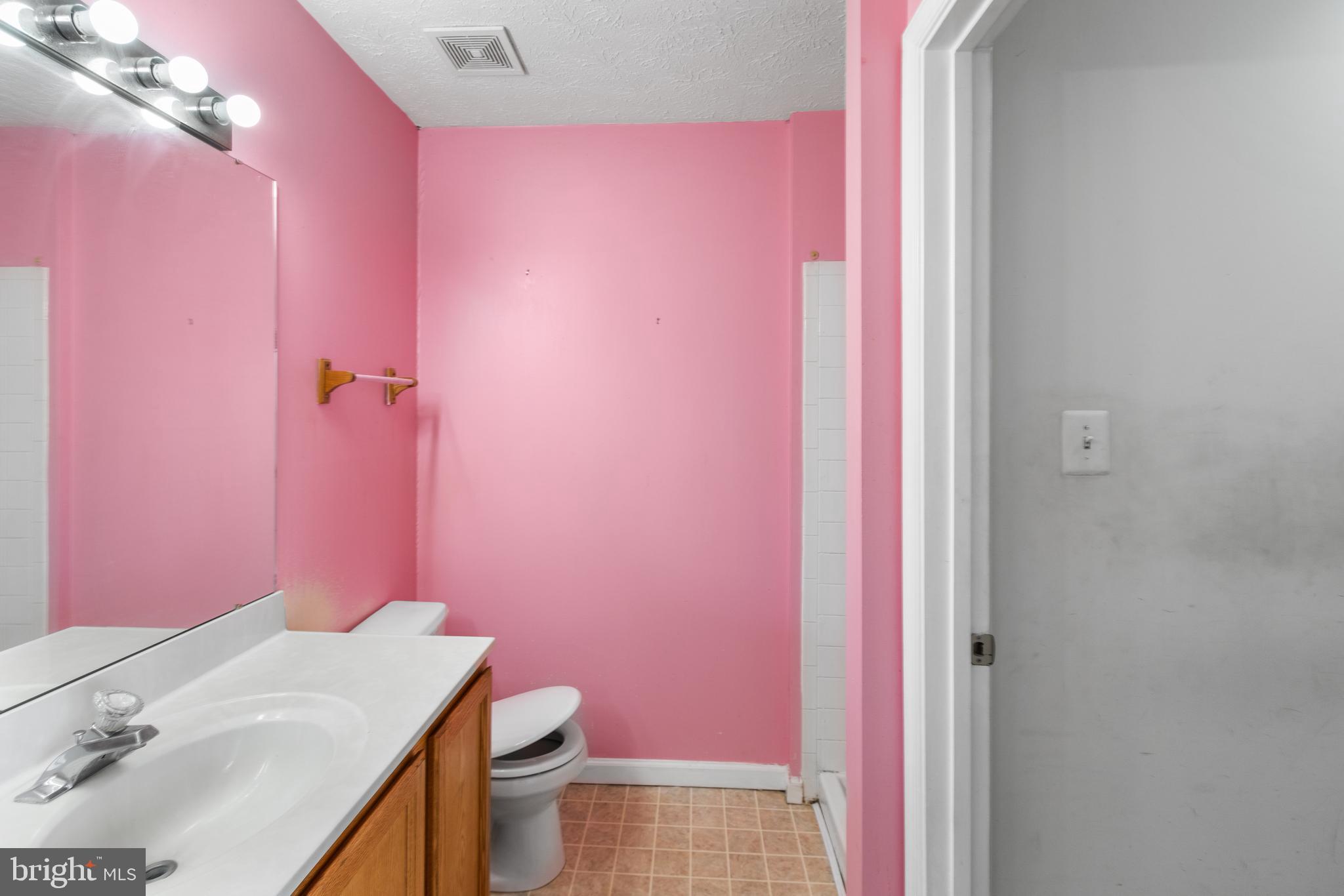 HILLCREST TOWNE - Residential