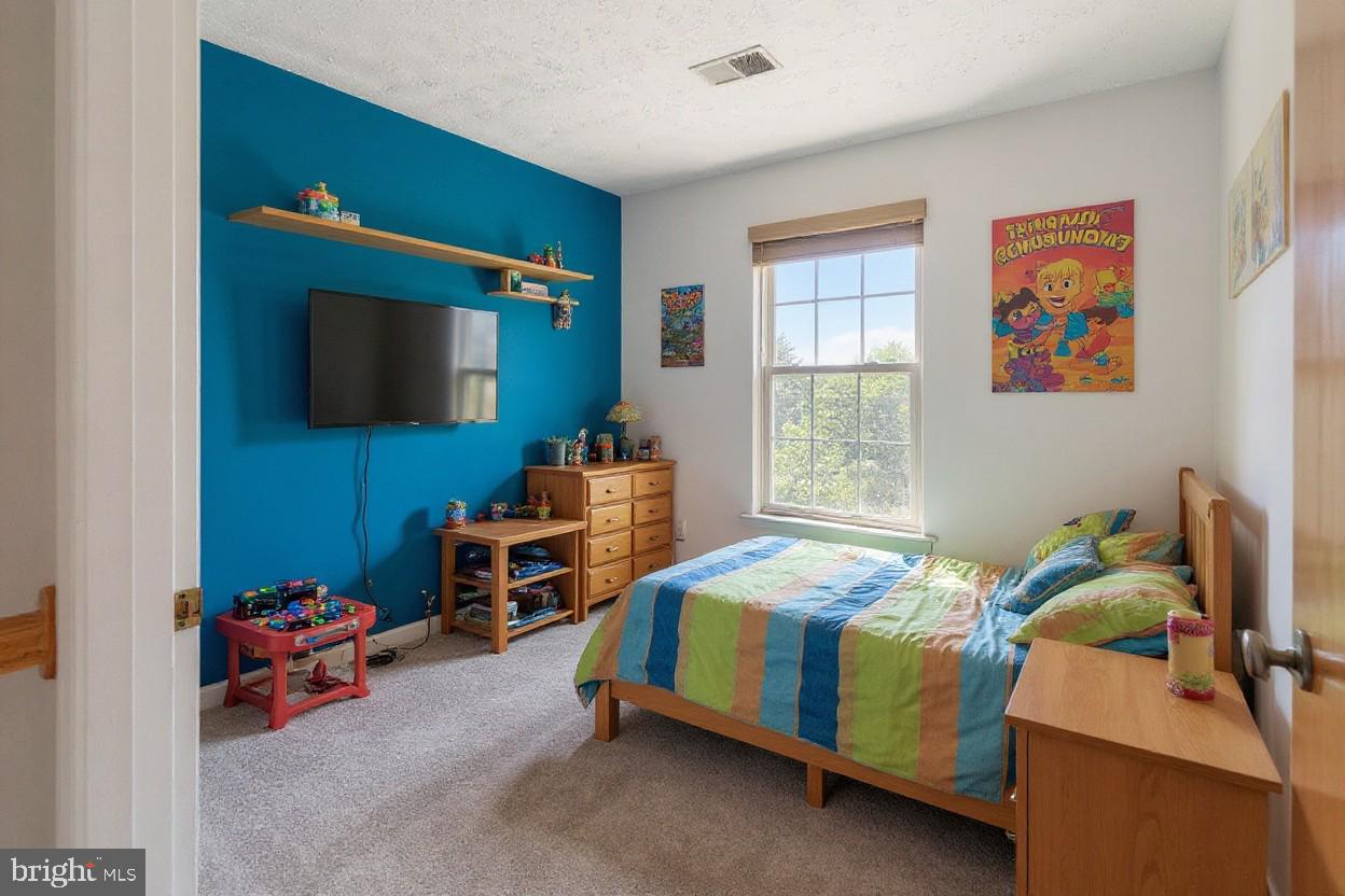 HILLCREST TOWNE - Residential