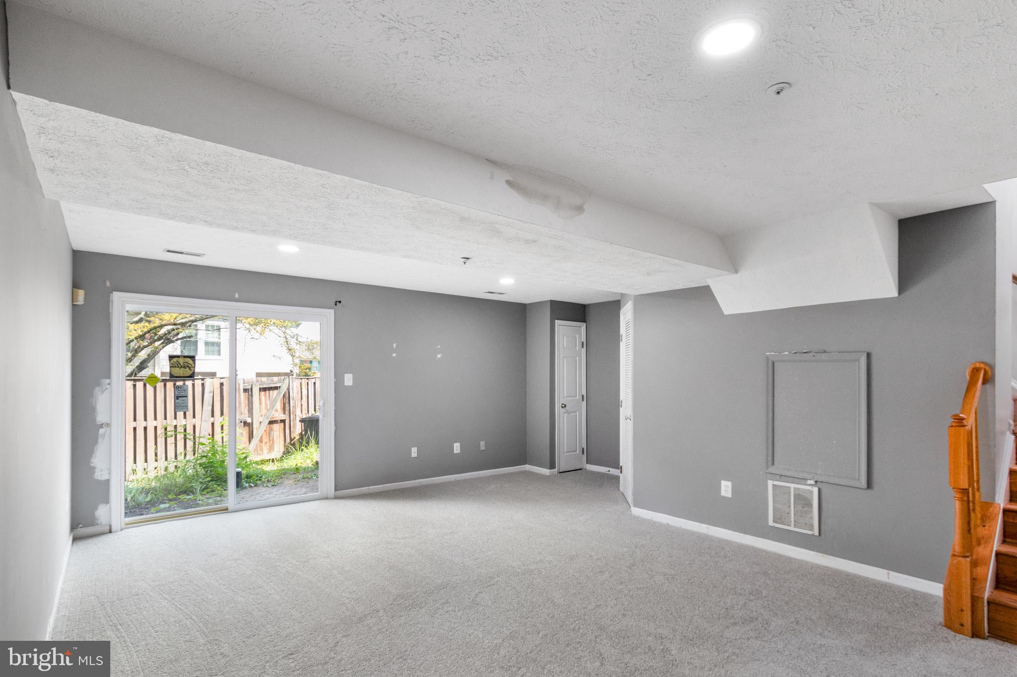 HILLCREST TOWNE - Residential