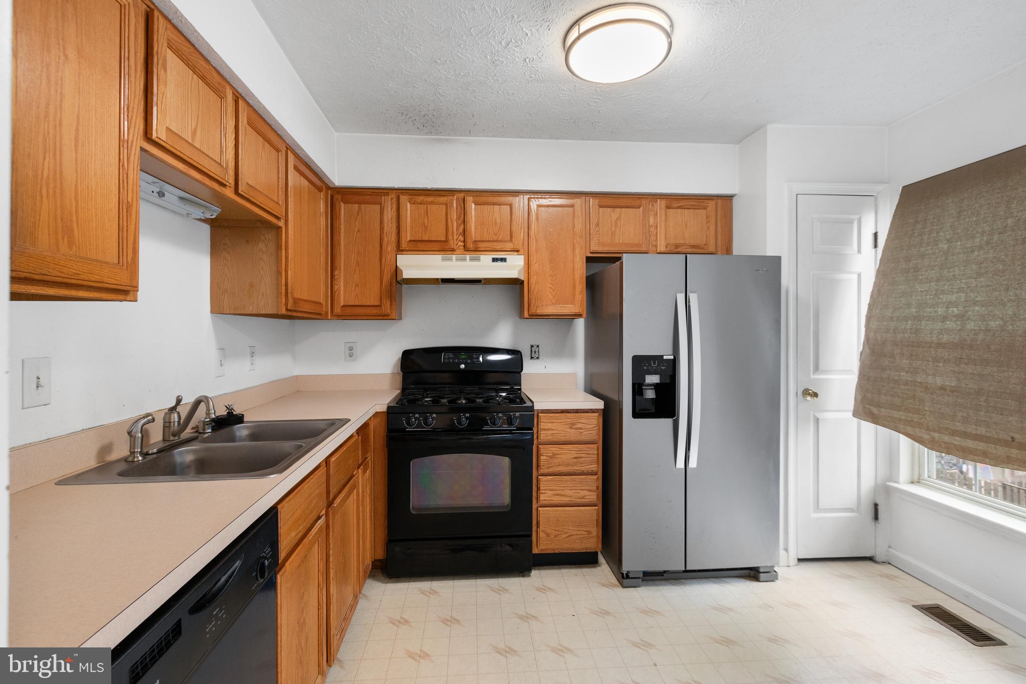 HILLCREST TOWNE - Residential