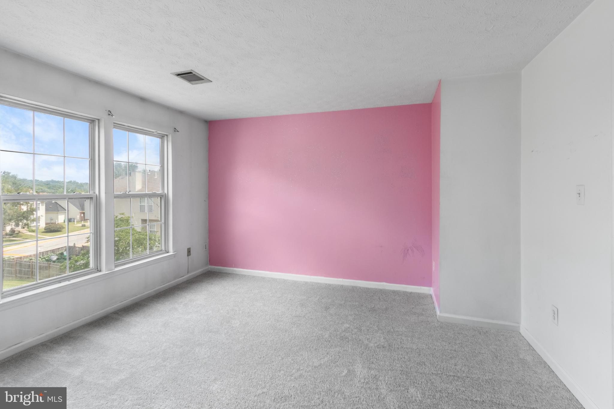 HILLCREST TOWNE - Residential