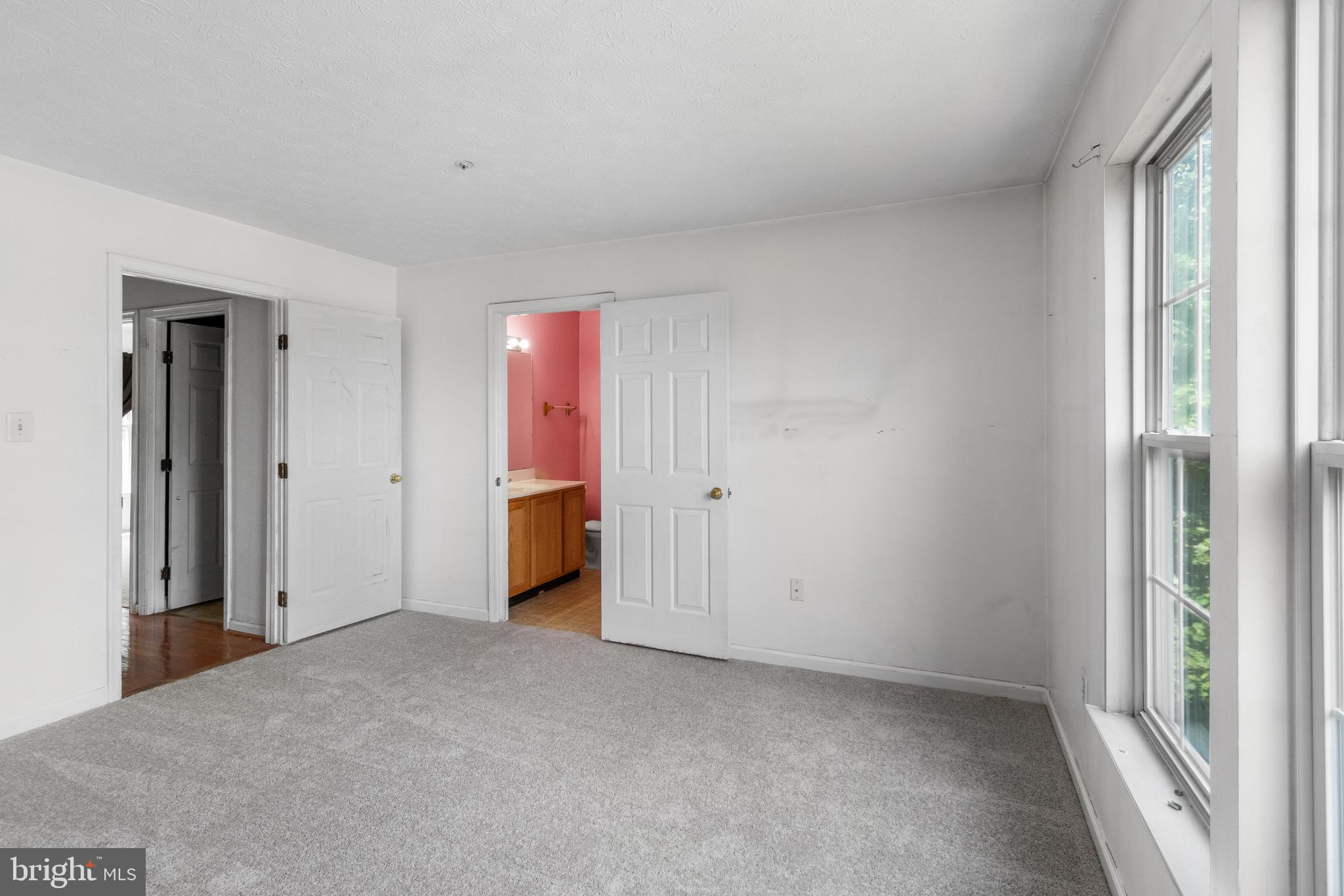 HILLCREST TOWNE - Residential