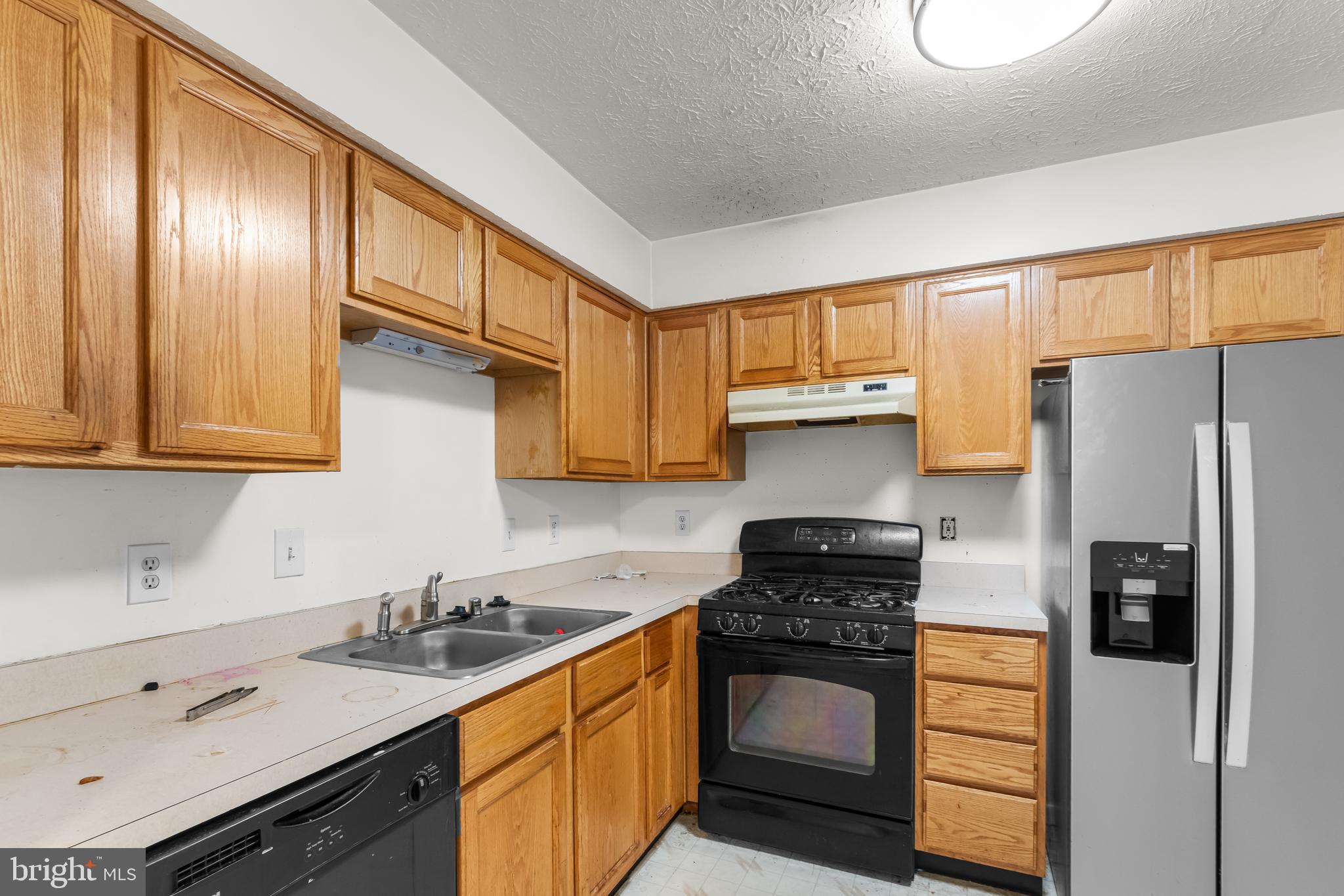 HILLCREST TOWNE - Residential