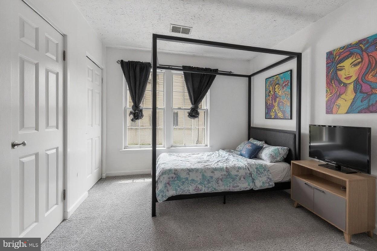 HILLCREST TOWNE - Residential