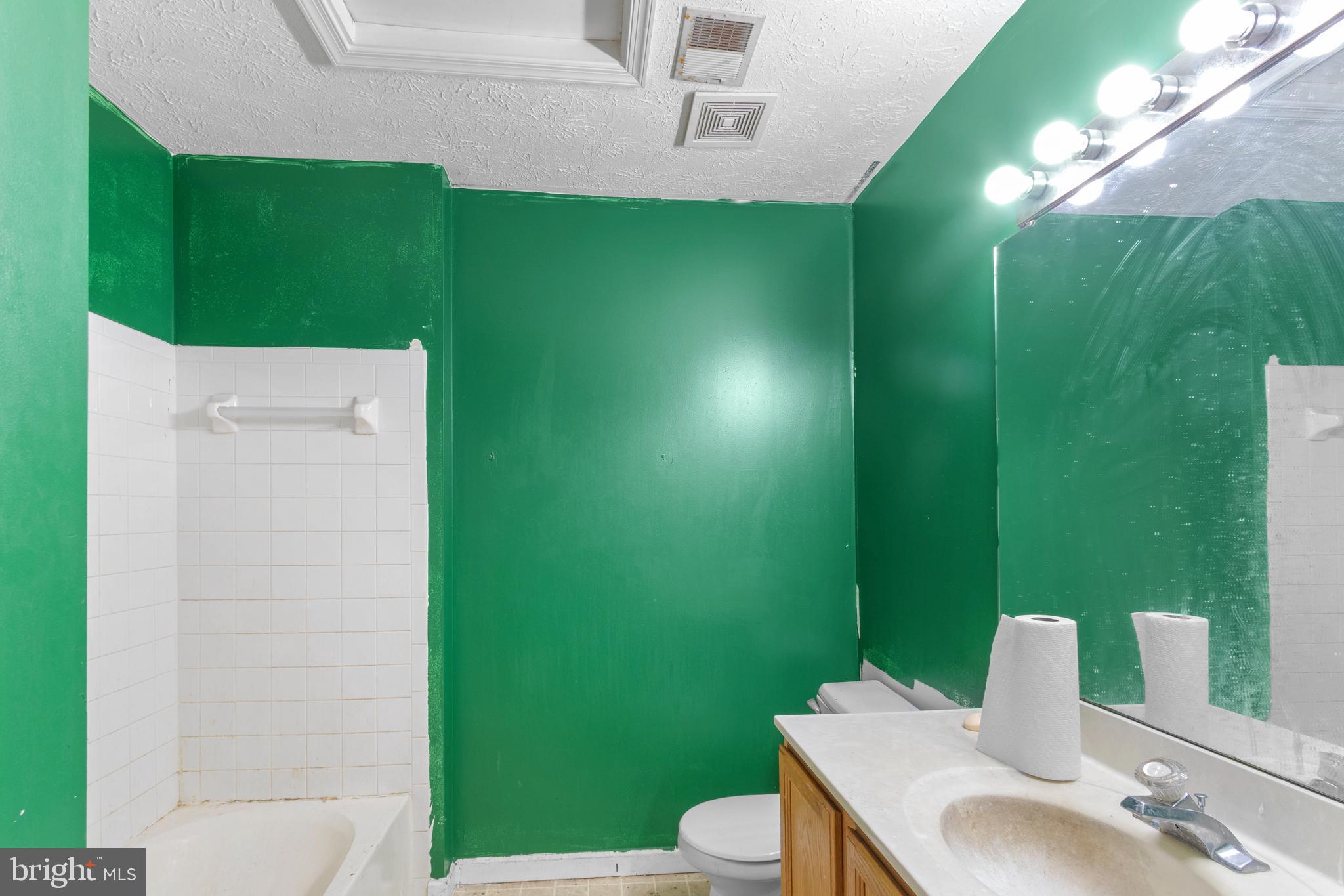 HILLCREST TOWNE - Residential