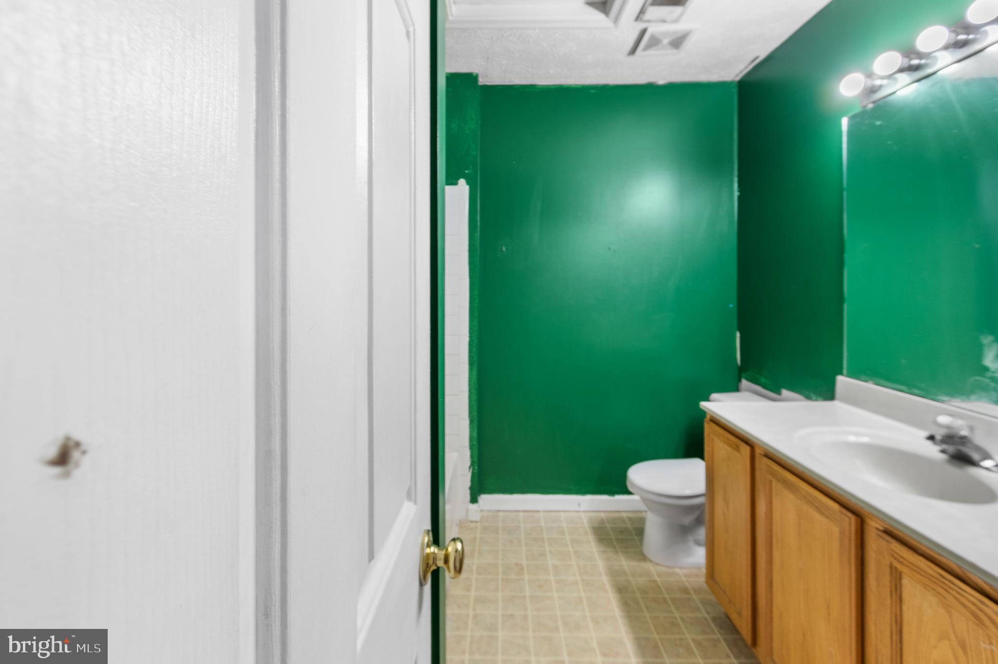 HILLCREST TOWNE - Residential