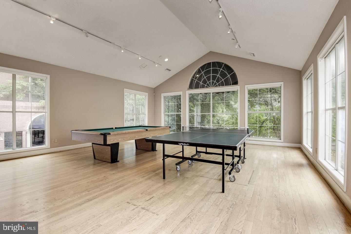 FOUNTAINS AT MCLEAN - Residential