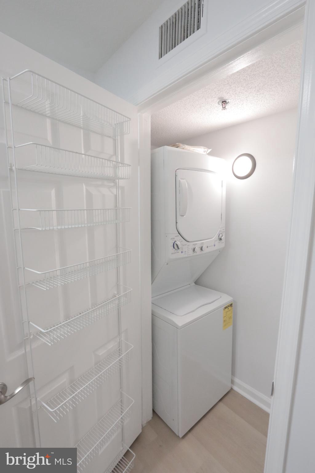 FOUNTAINS AT MCLEAN - Residential