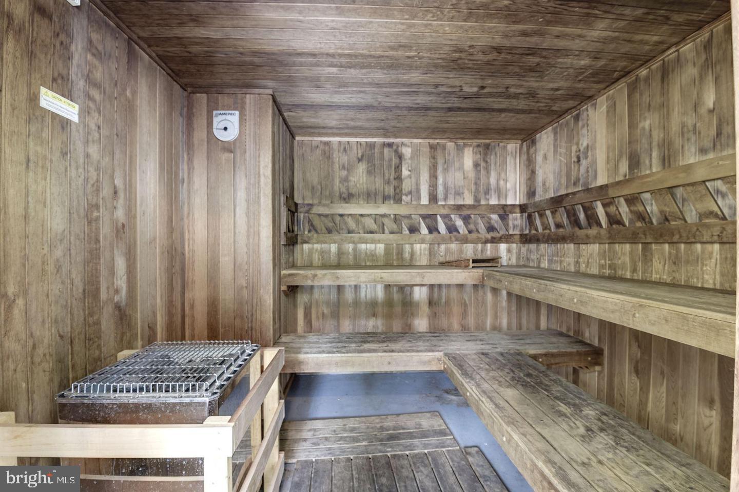 FOUNTAINS AT MCLEAN - Residential