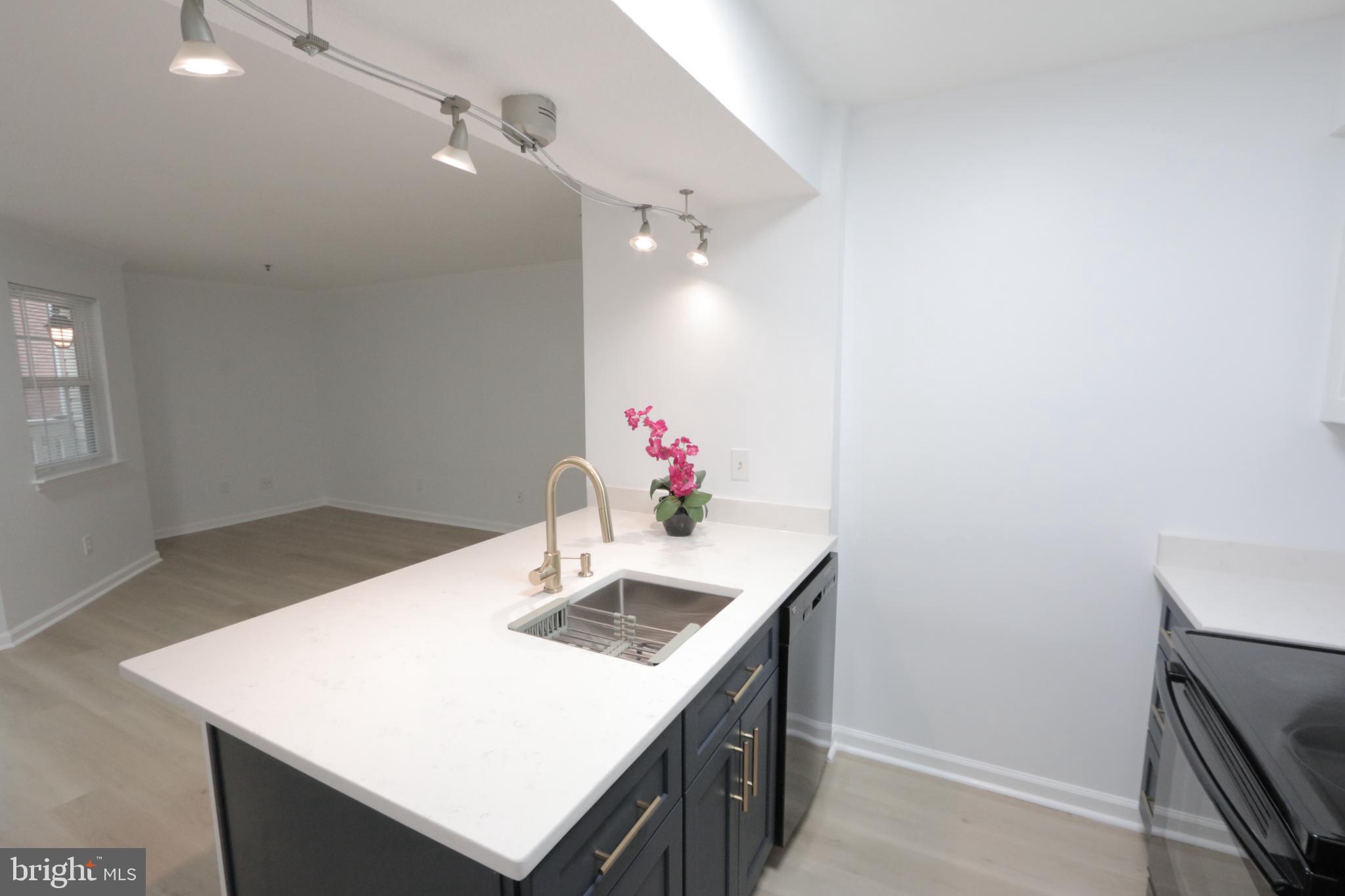 FOUNTAINS AT MCLEAN - Residential