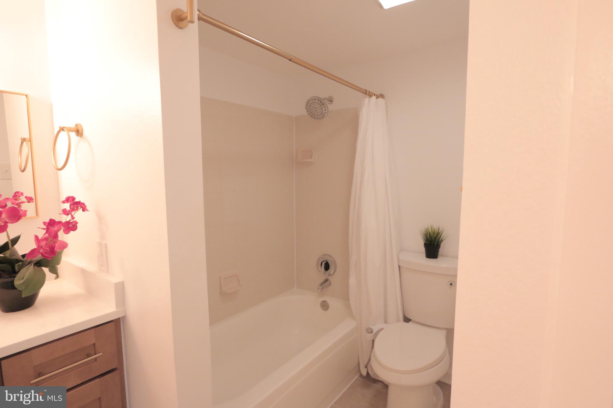 FOUNTAINS AT MCLEAN - Residential