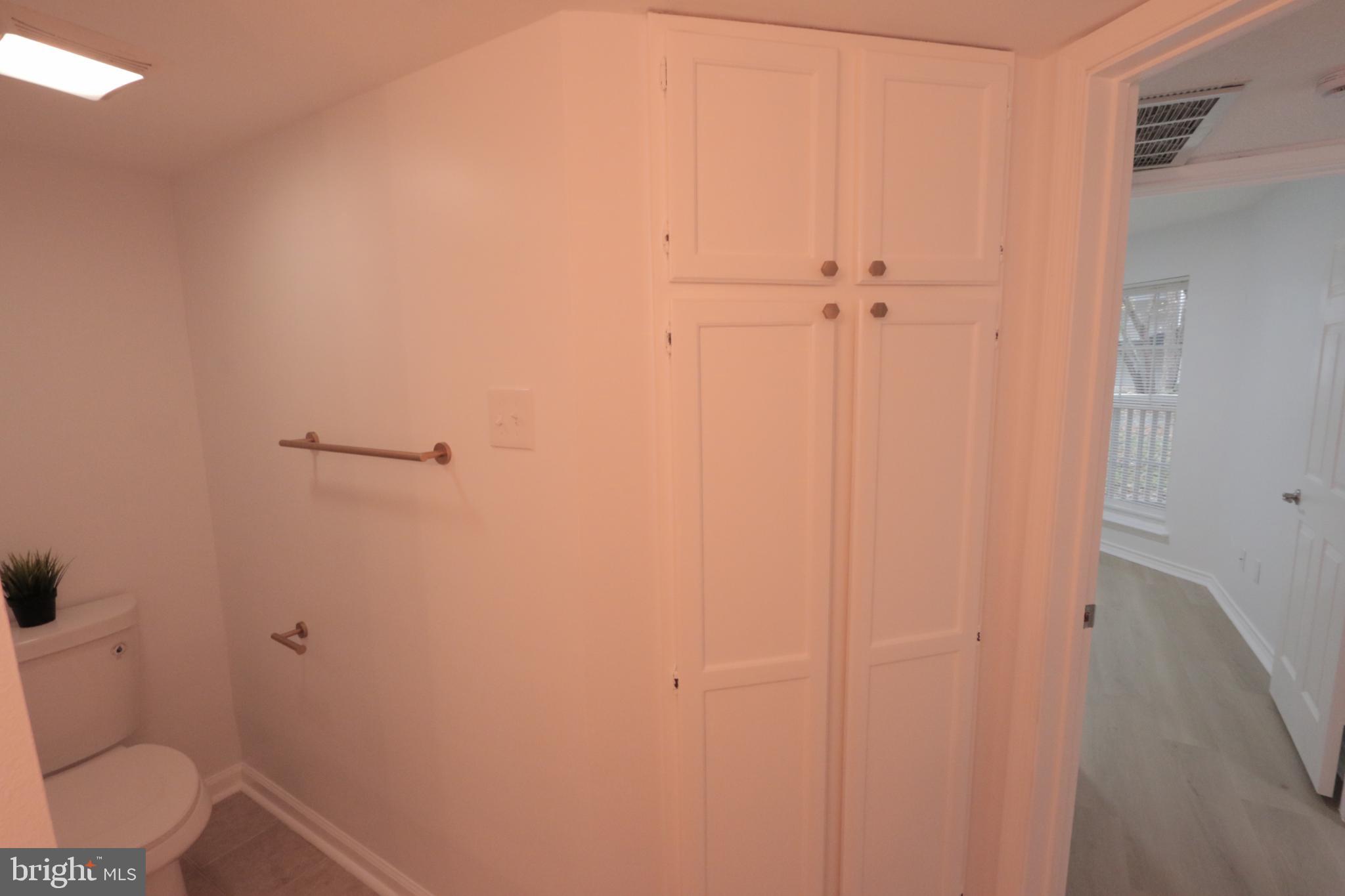 FOUNTAINS AT MCLEAN - Residential