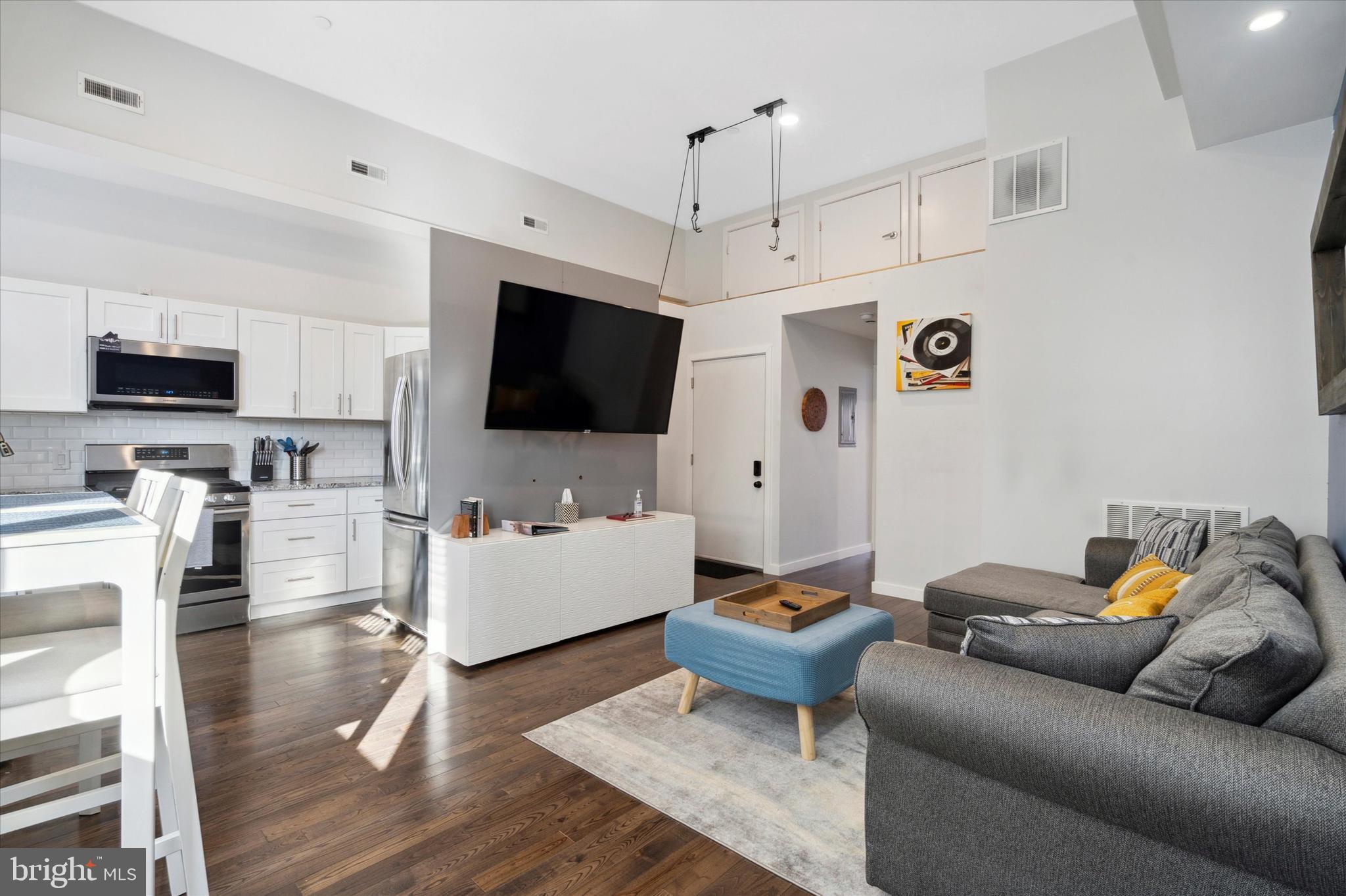 OLDE KENSINGTON - Residential Lease