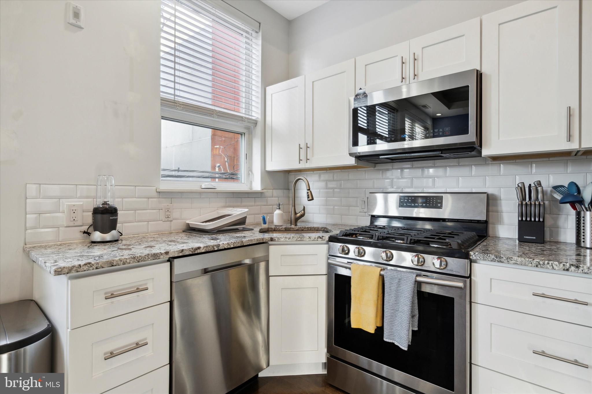 OLDE KENSINGTON - Residential Lease