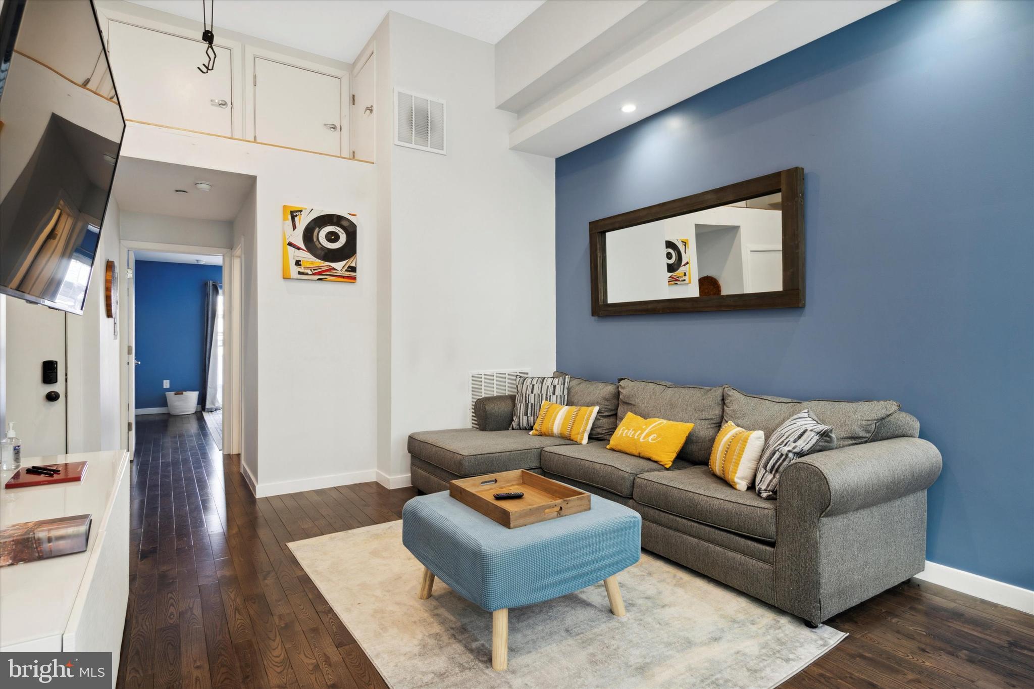 OLDE KENSINGTON - Residential Lease