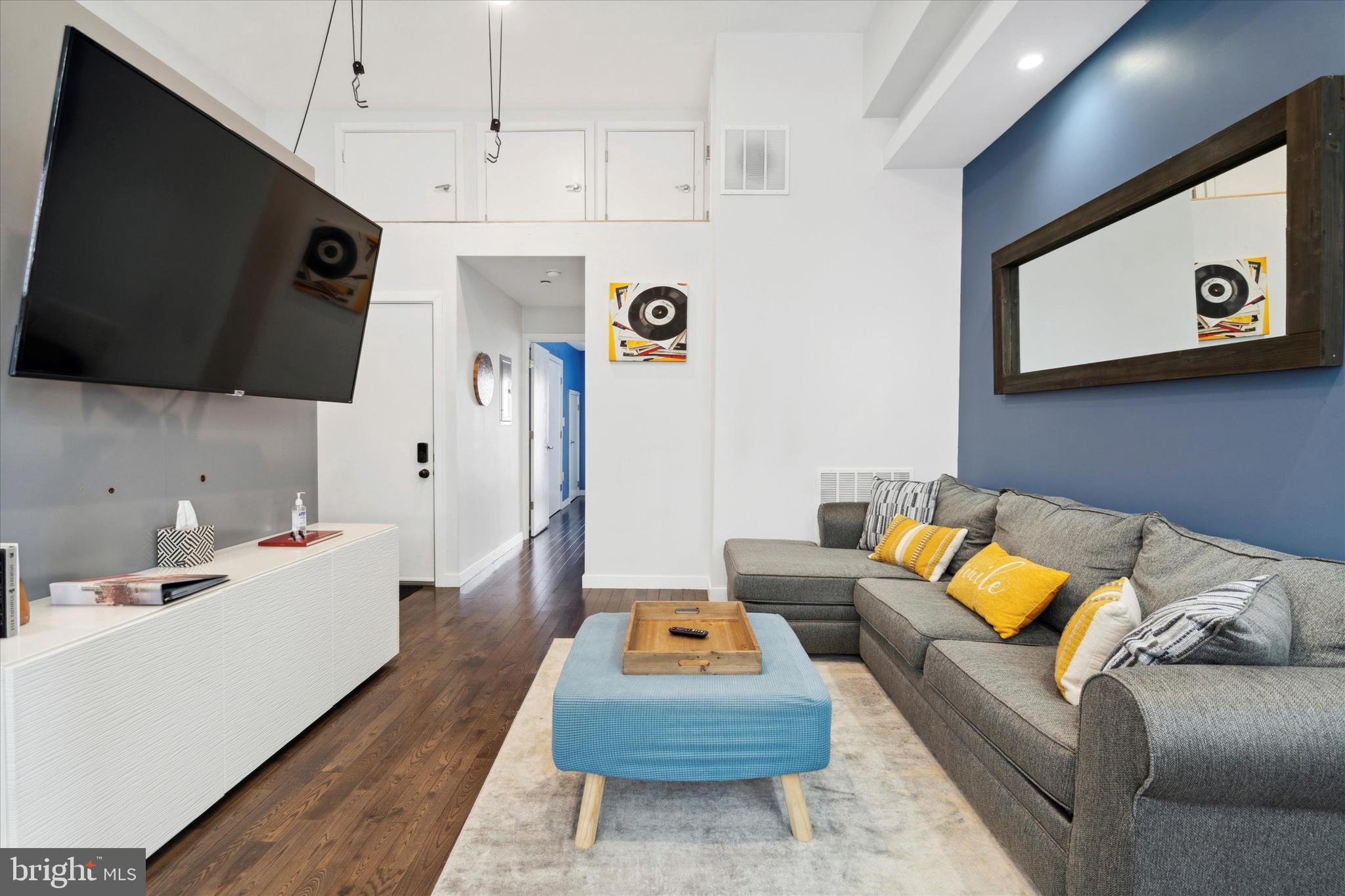 OLDE KENSINGTON - Residential Lease