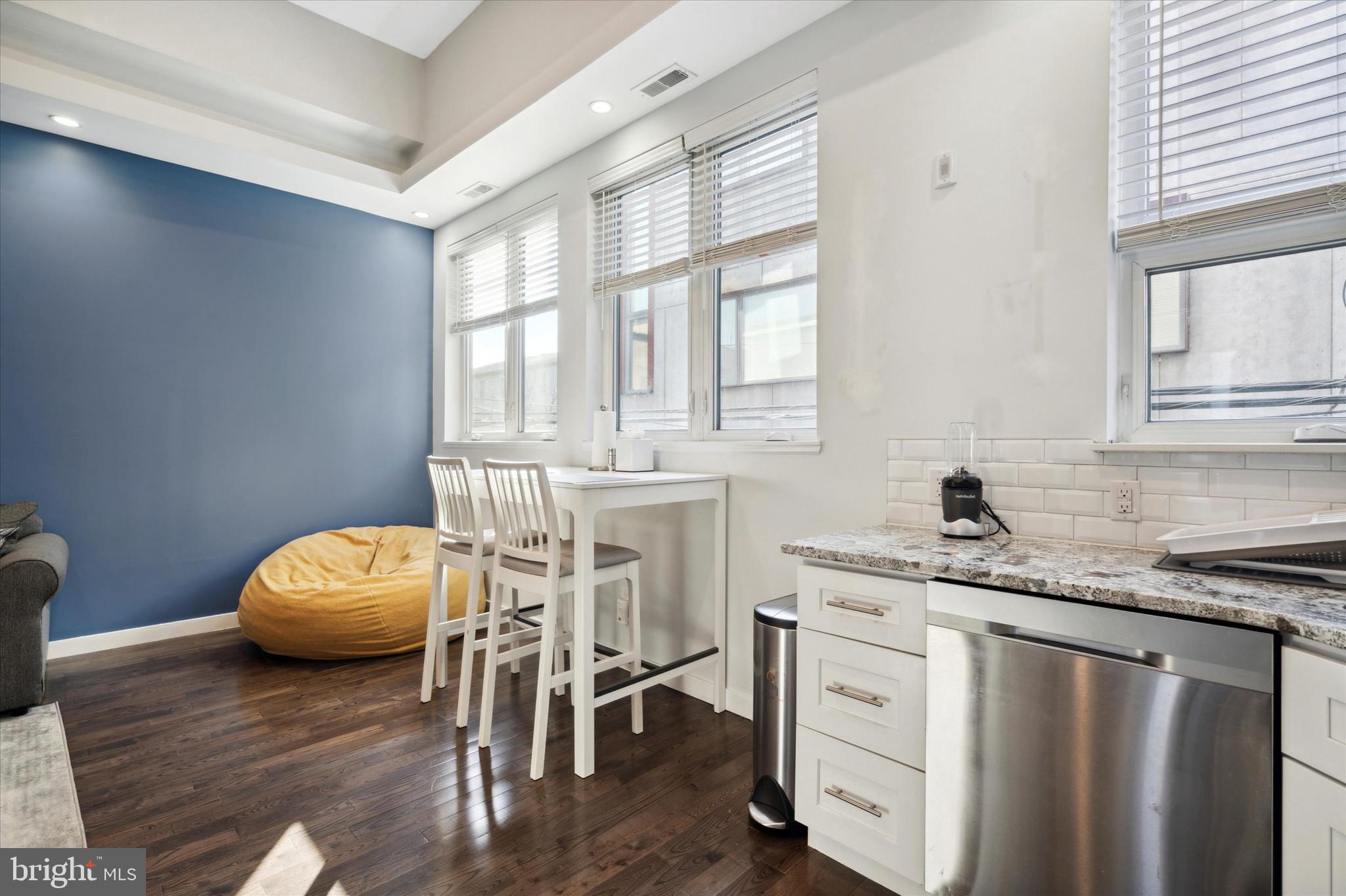 OLDE KENSINGTON - Residential Lease