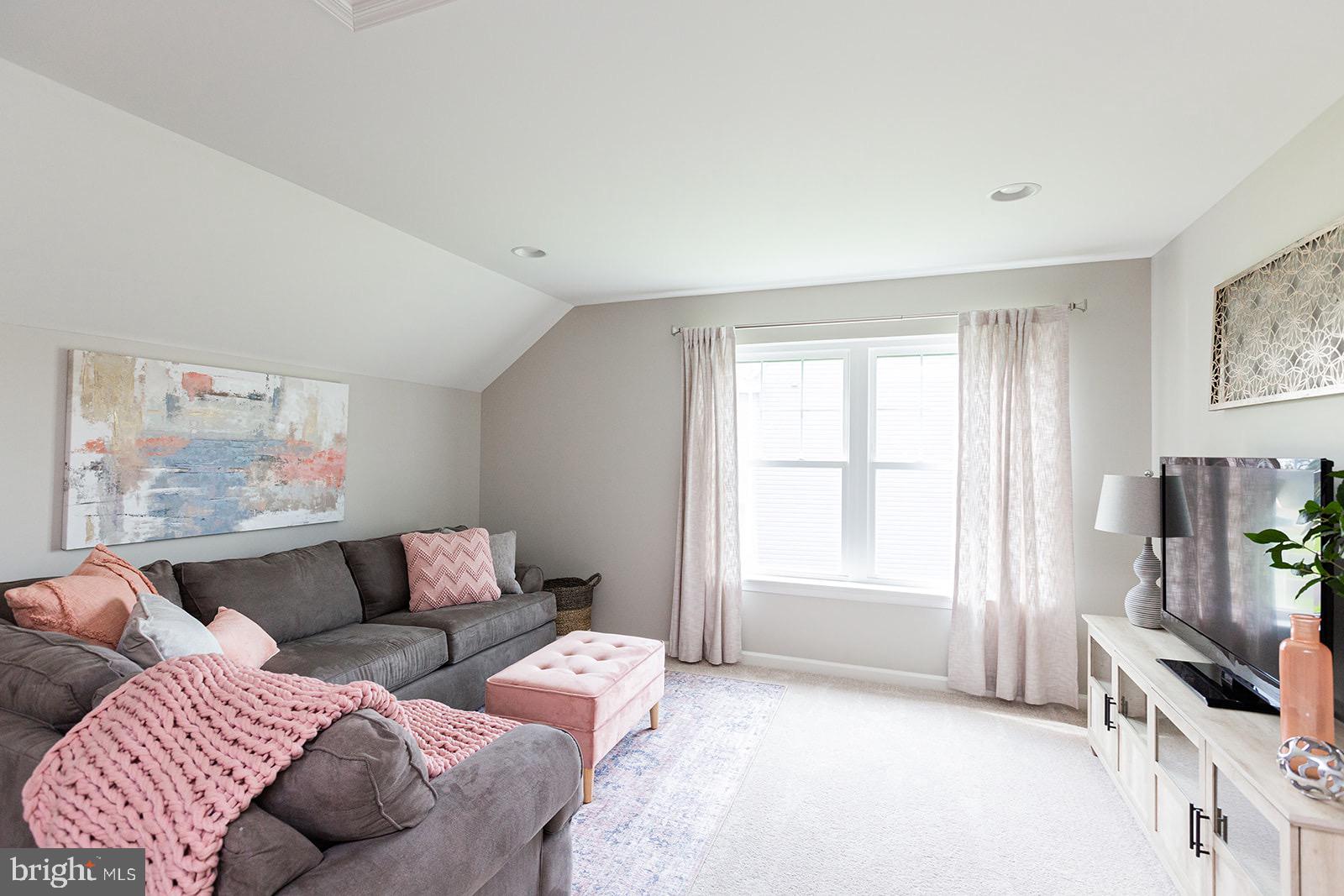 PINE VIEW ESTATES - Residential