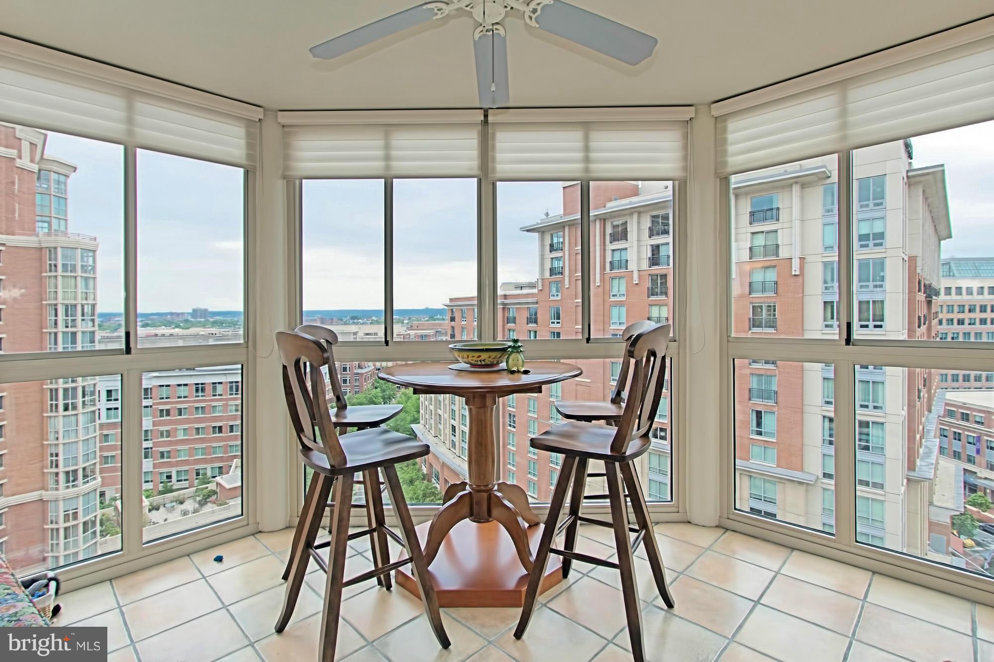 CARLYLE TOWERS - Residential