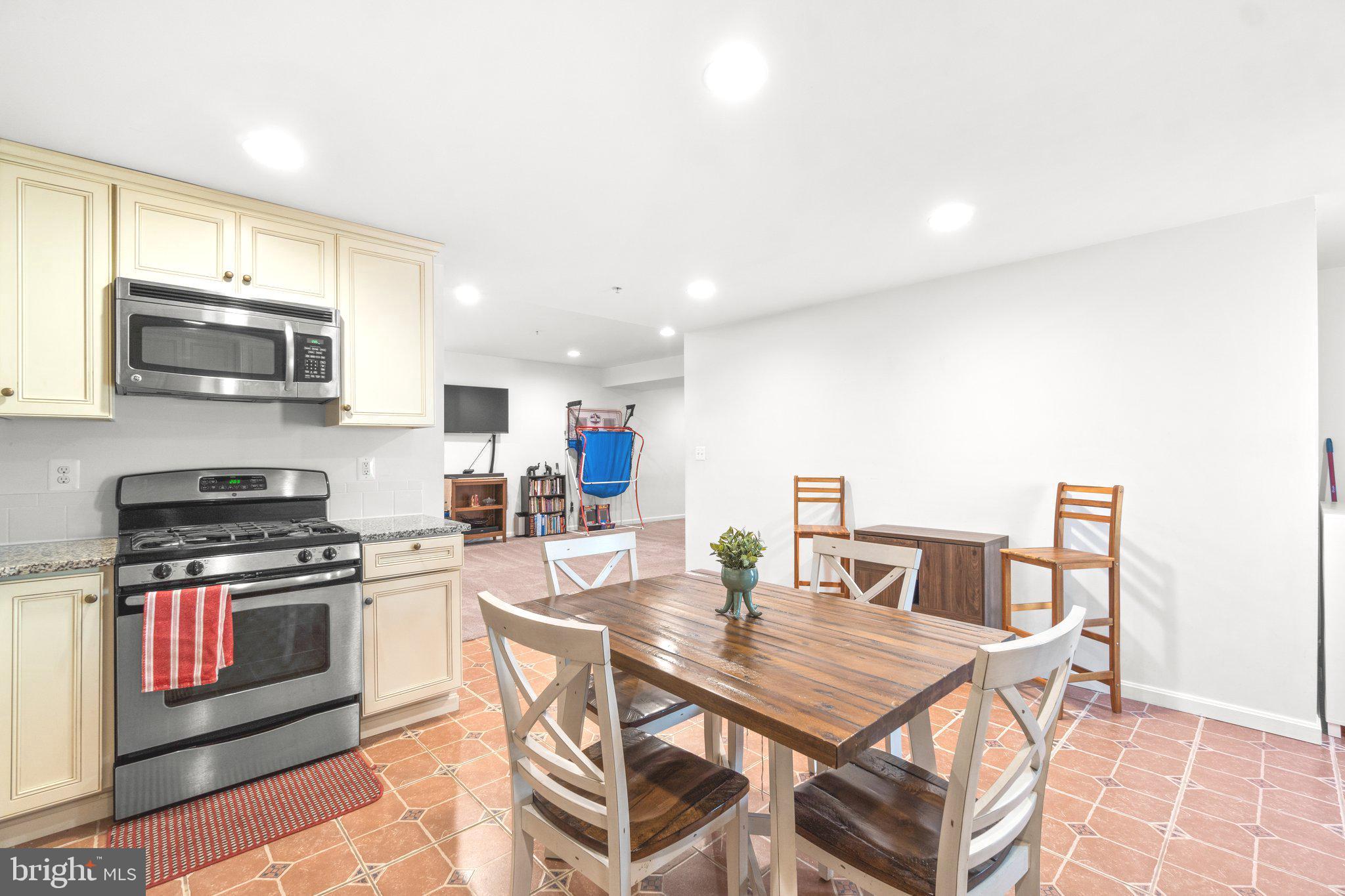 BRINKLEY MANOR - Residential