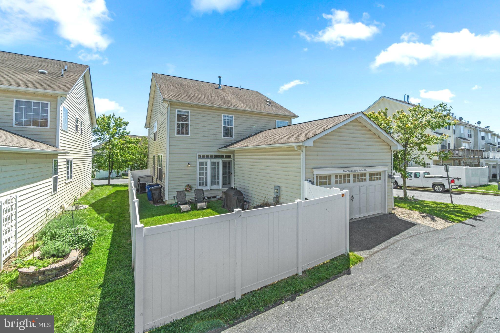 BRINKLEY MANOR - Residential