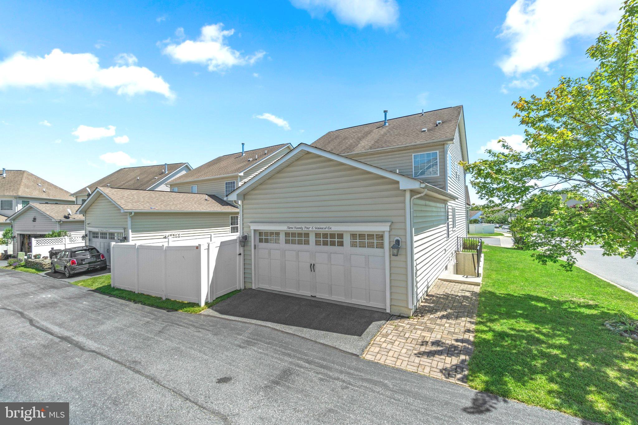 BRINKLEY MANOR - Residential