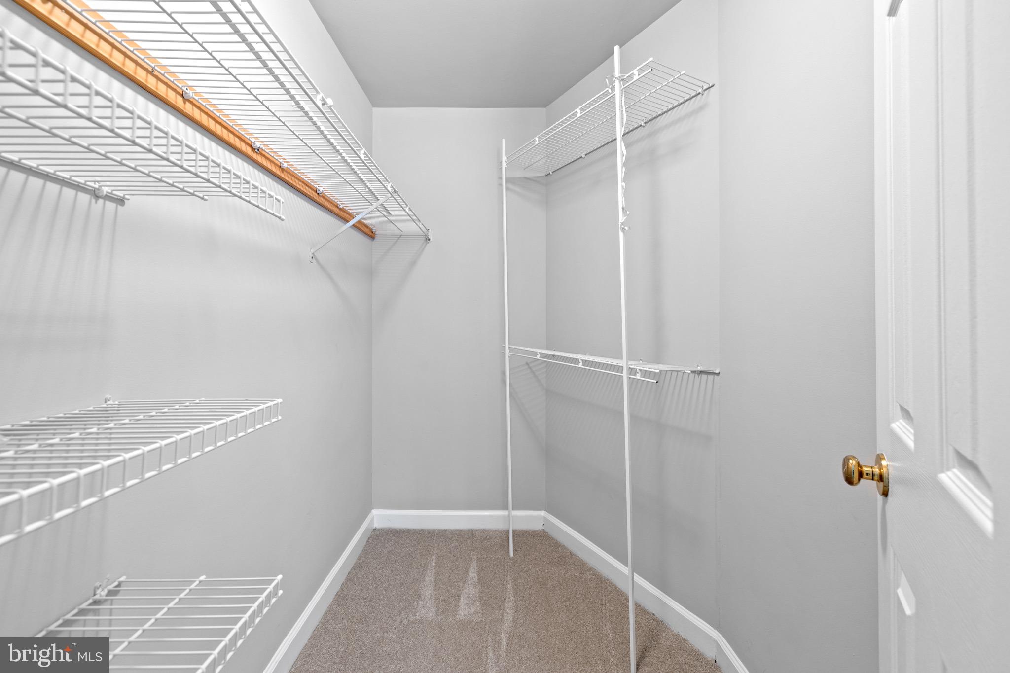 FALLS GABLE - Residential