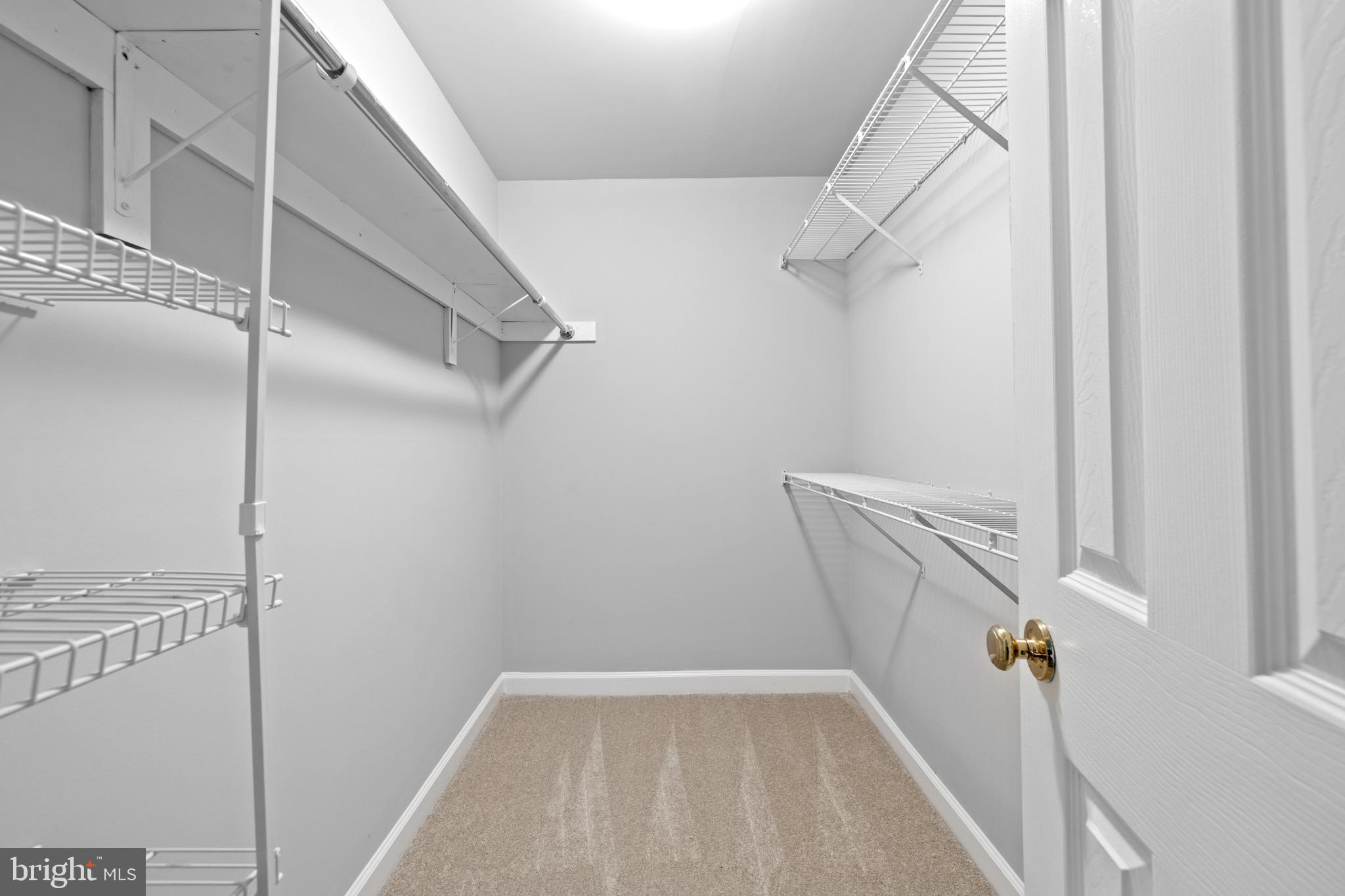 FALLS GABLE - Residential