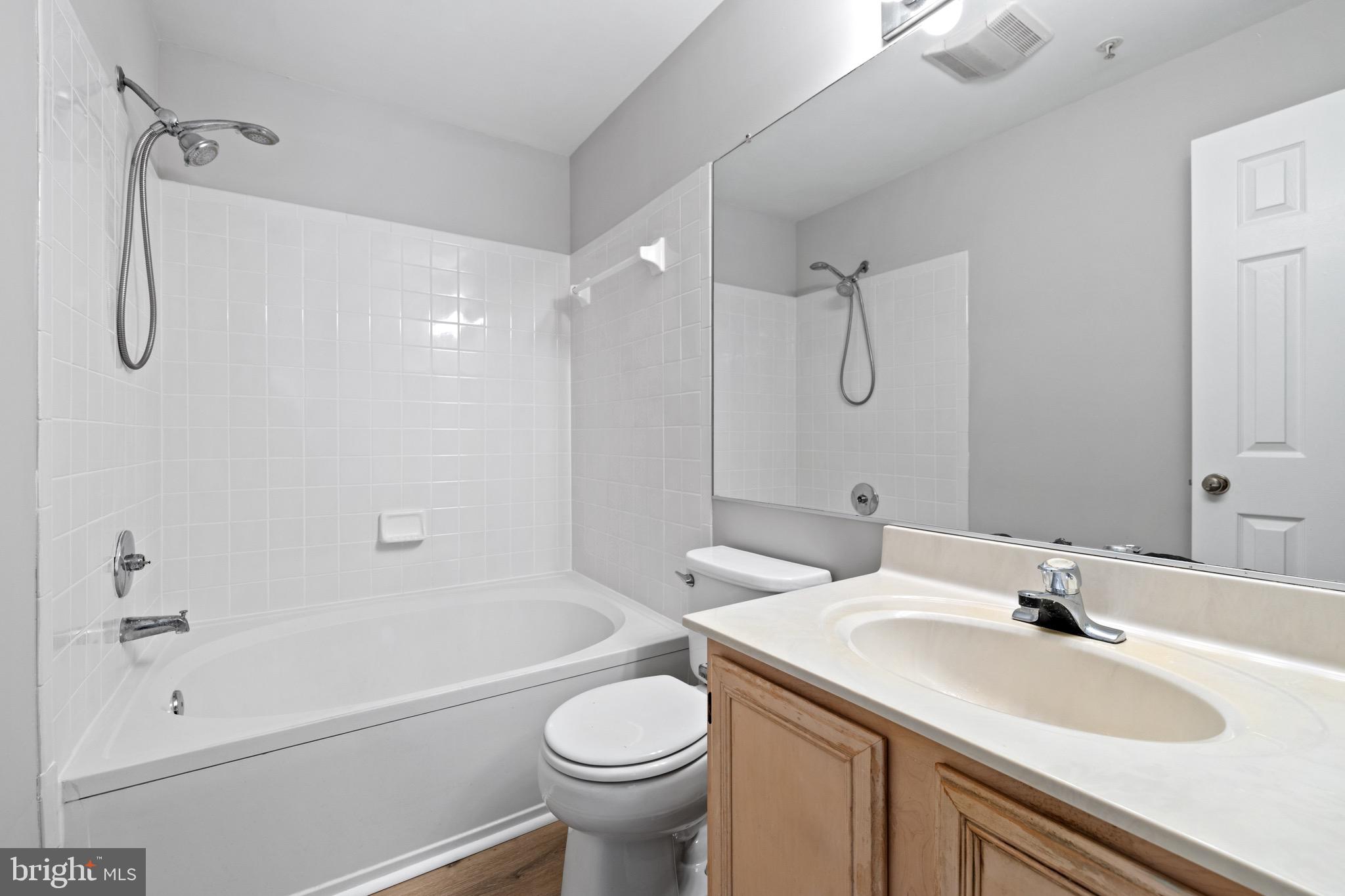 FALLS GABLE - Residential