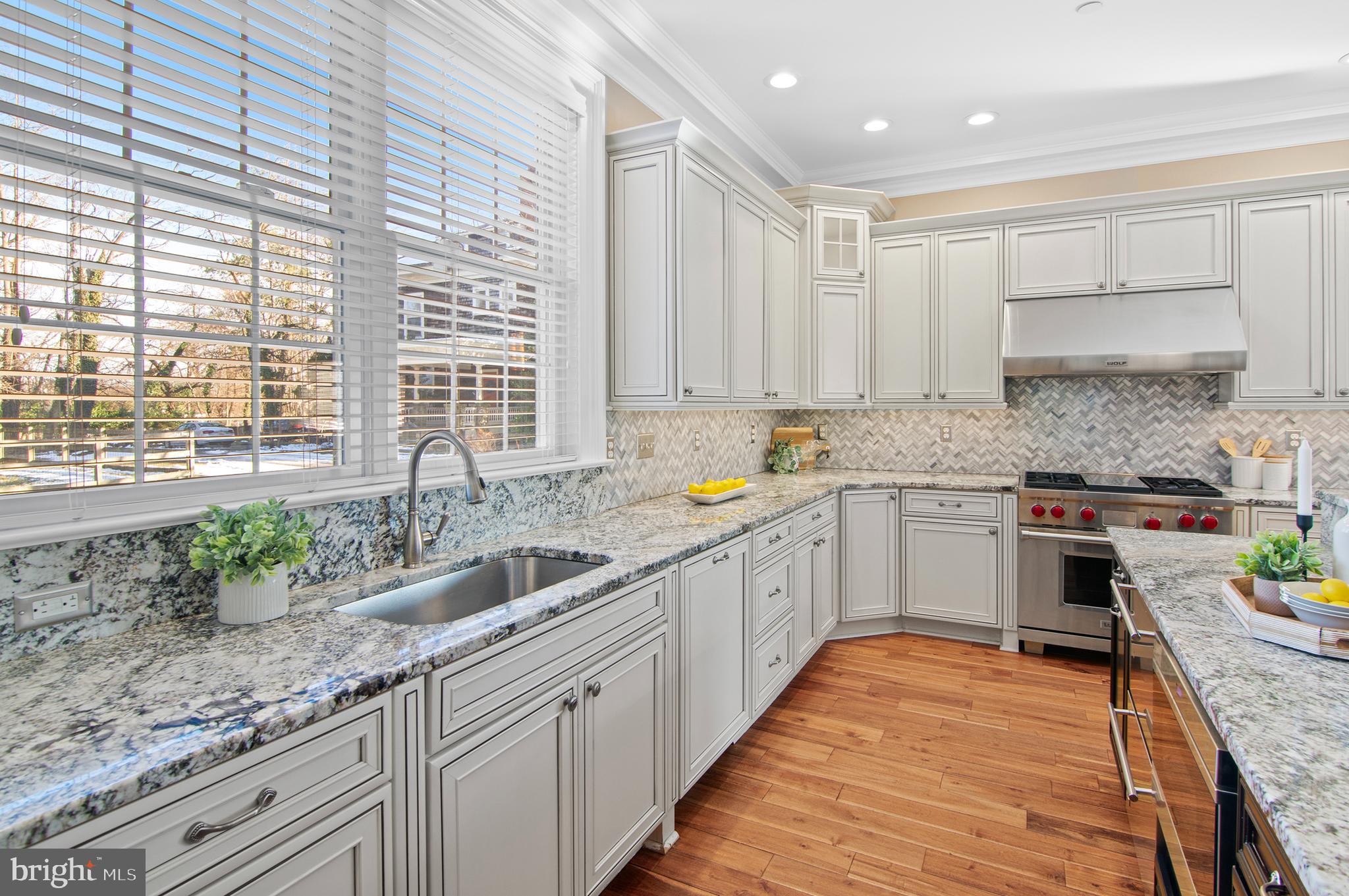 NORTH ROLAND PARK - Residential