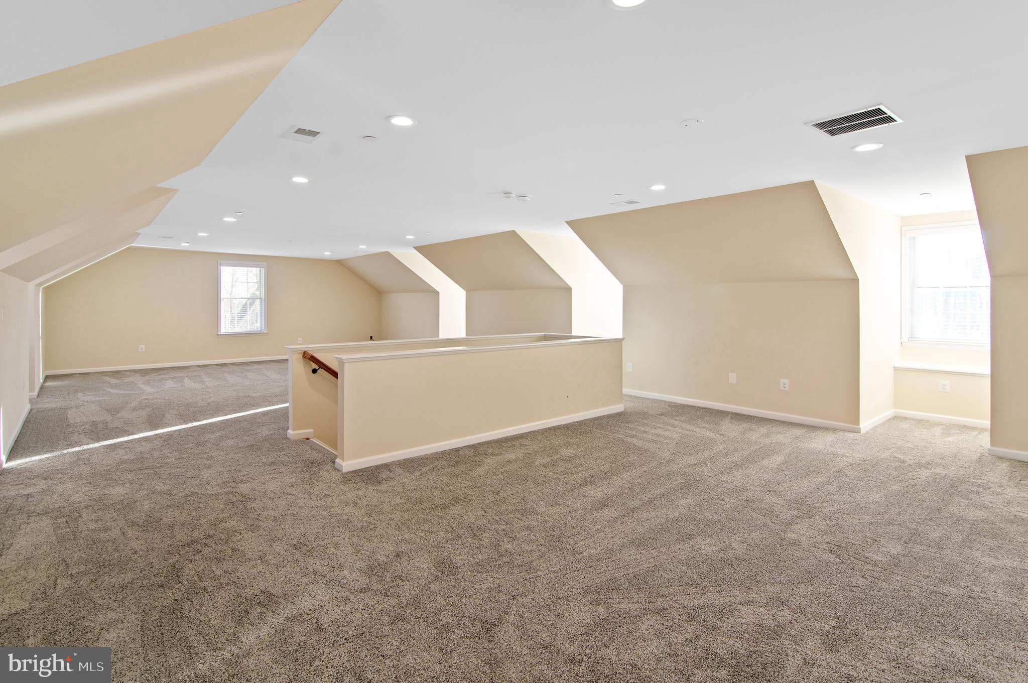 NORTH ROLAND PARK - Residential