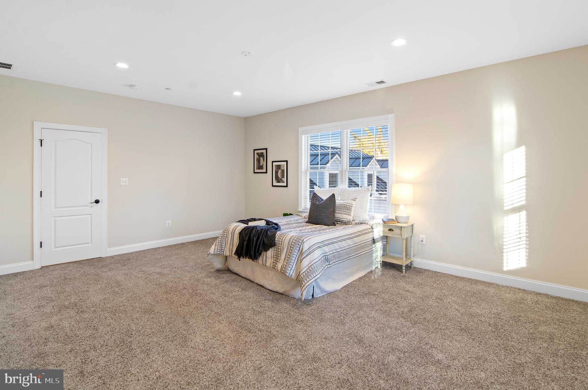 NORTH ROLAND PARK - Residential