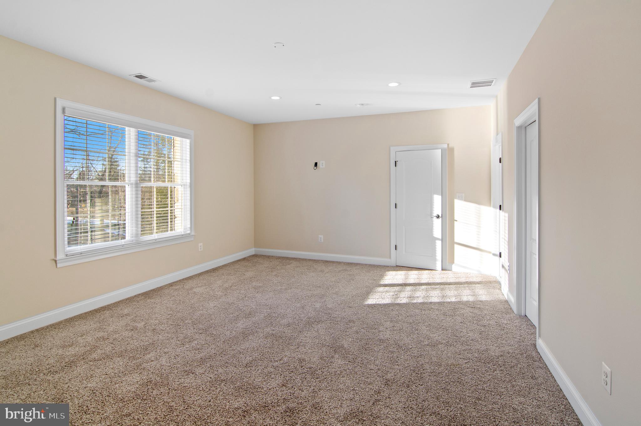 NORTH ROLAND PARK - Residential