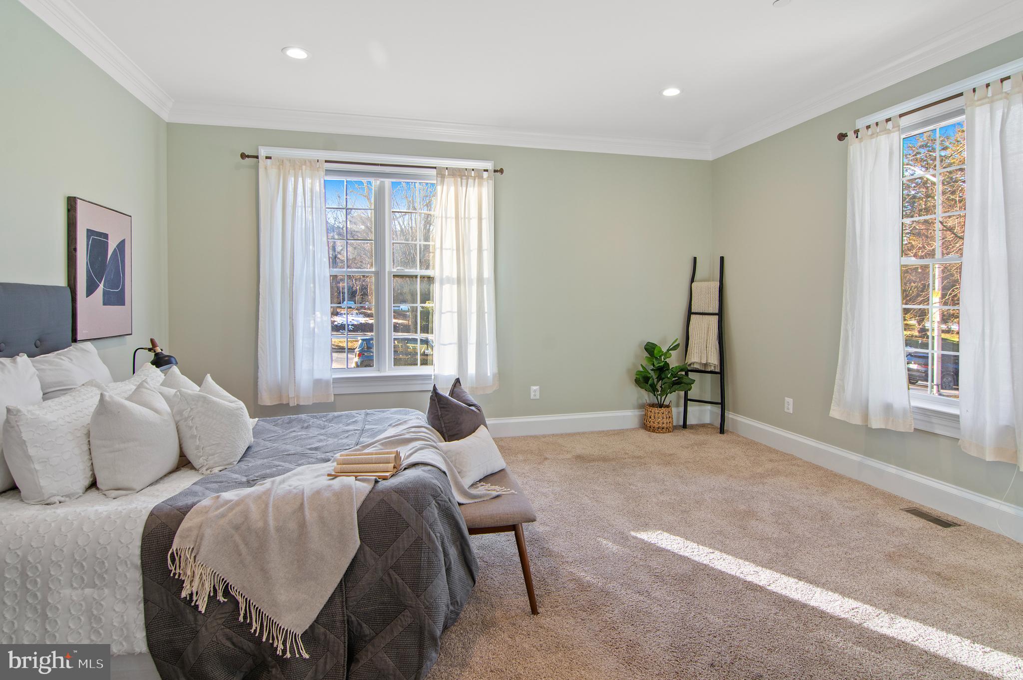 NORTH ROLAND PARK - Residential