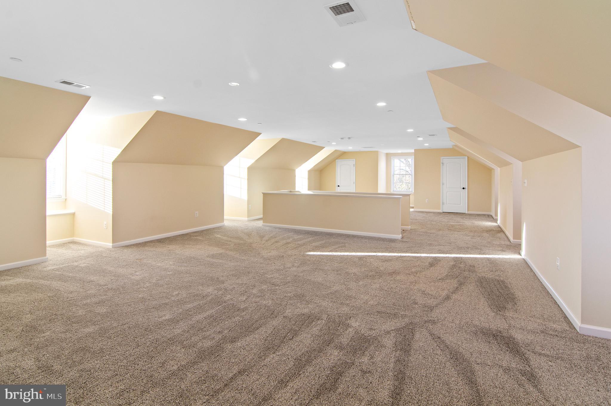 NORTH ROLAND PARK - Residential