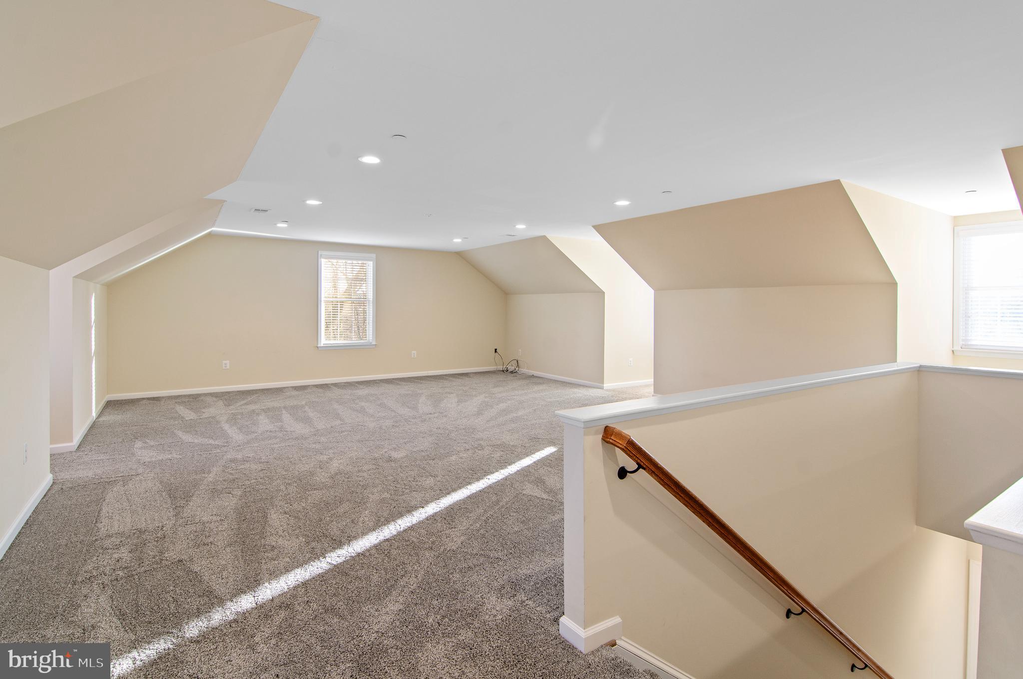 NORTH ROLAND PARK - Residential