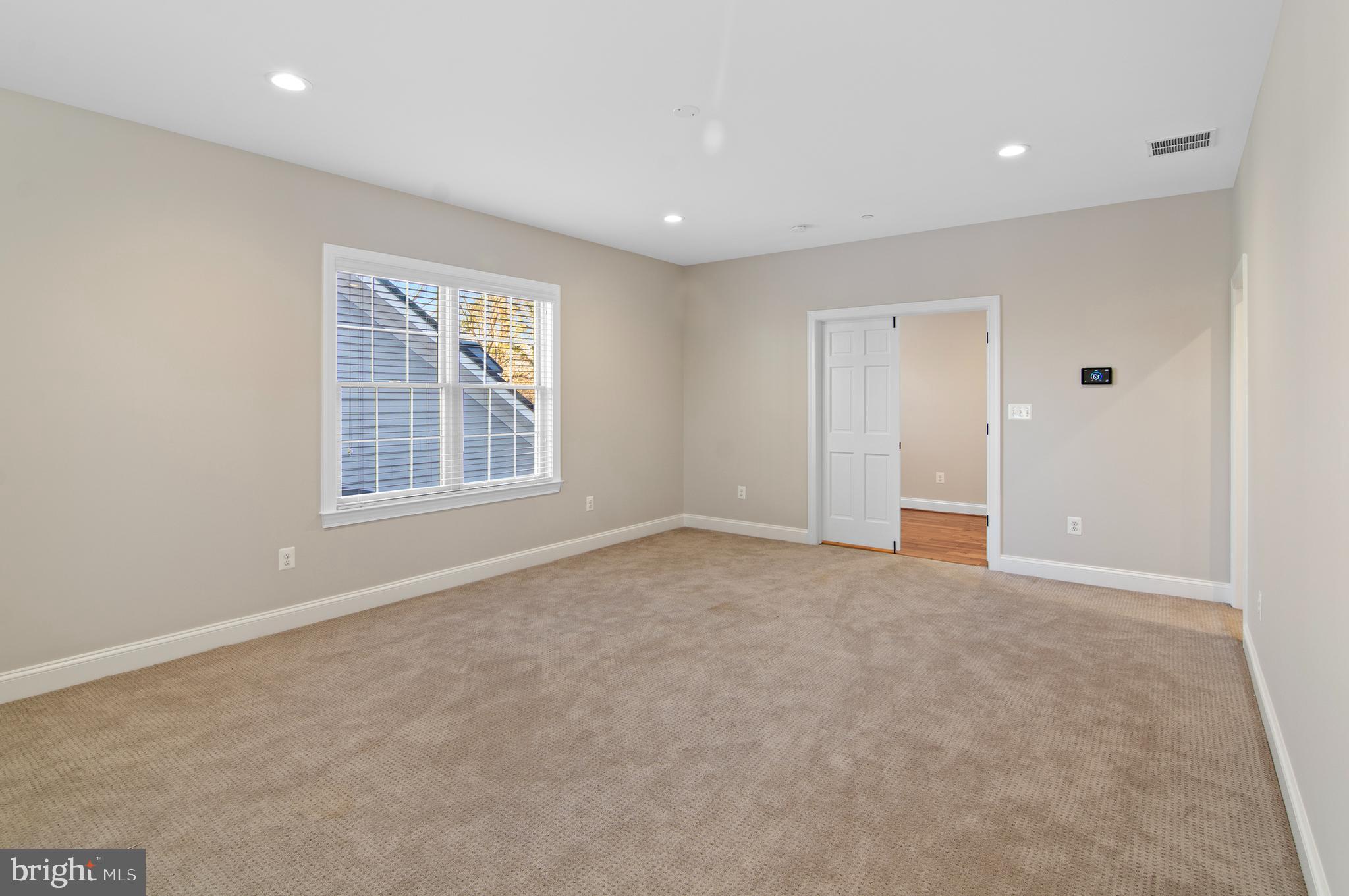 NORTH ROLAND PARK - Residential