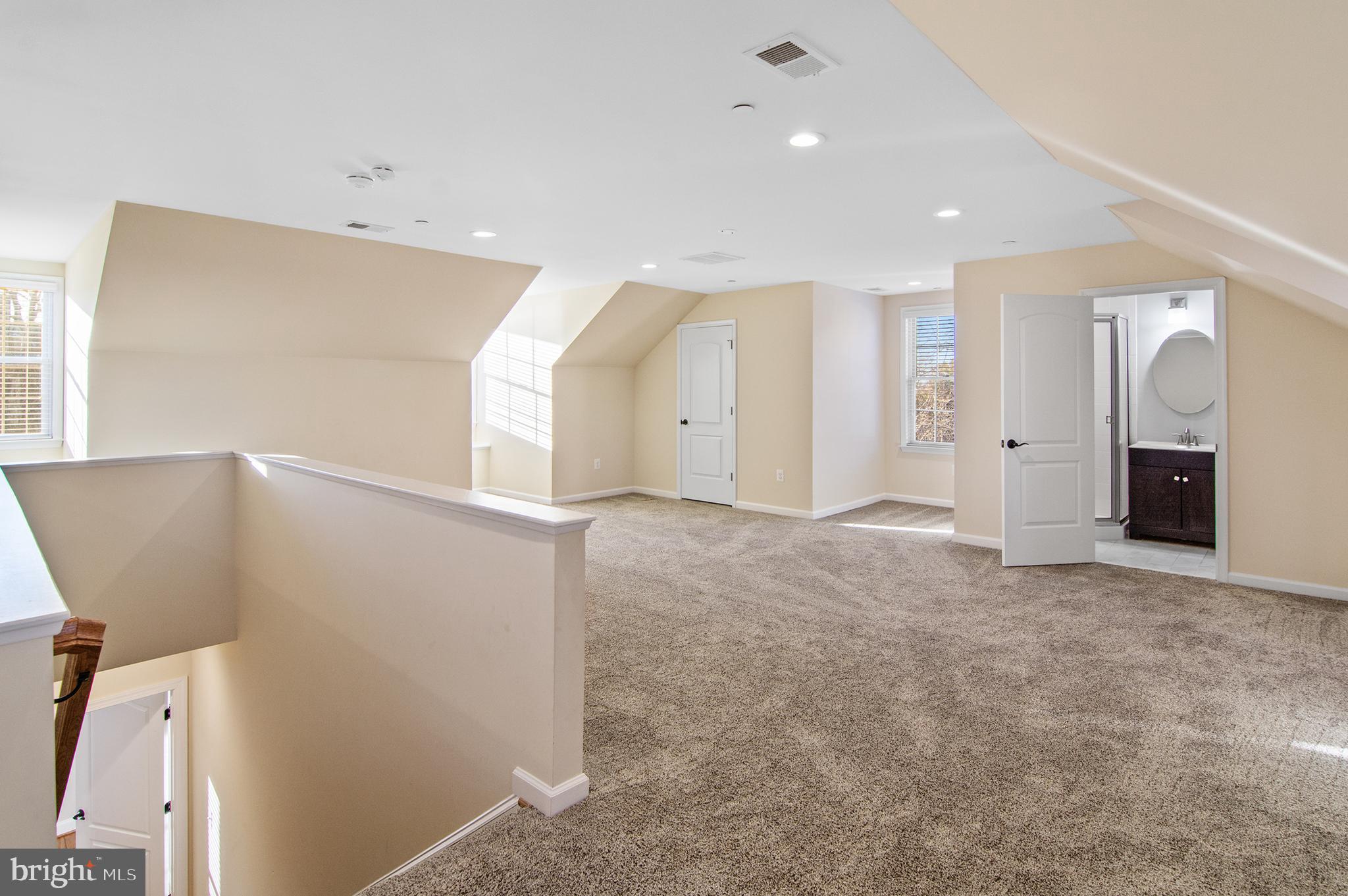 NORTH ROLAND PARK - Residential