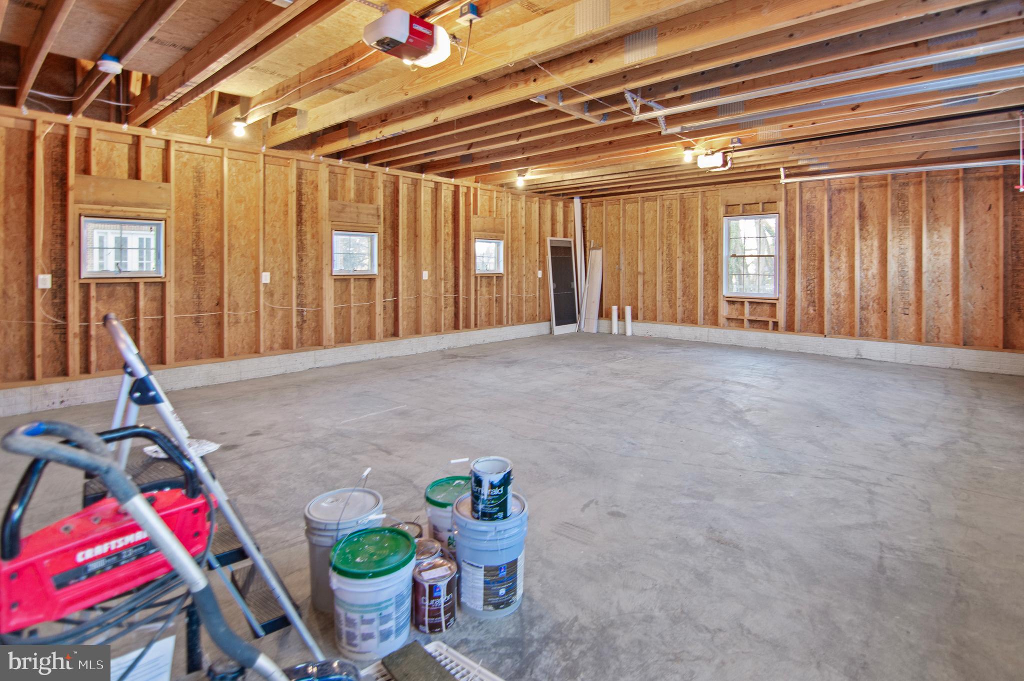 NORTH ROLAND PARK - Residential